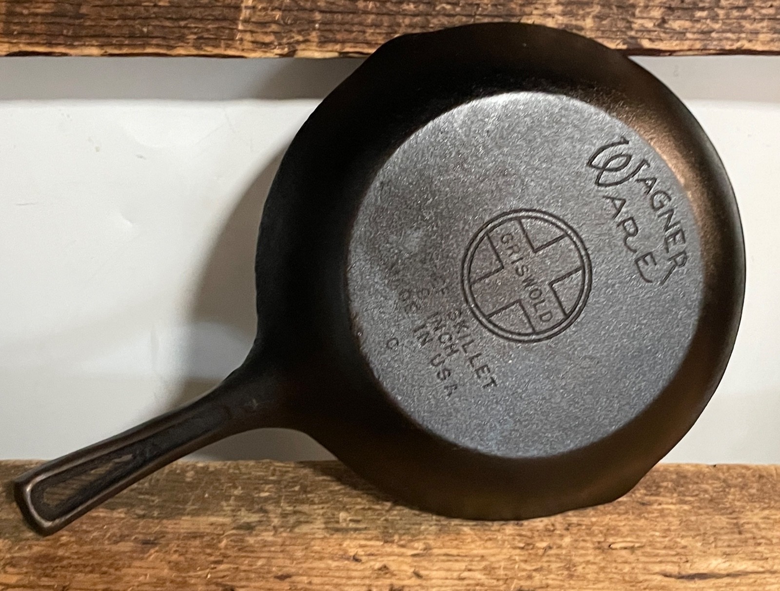 Vintage WAGNER WARE GRISWOLD C 9” Cast Iron CHEF SKILLET w Thumb Rest Vintage WAGNER WARE GRISWOLD C 9” Cast Iron CHEF SKILLET w Thumb Rest
