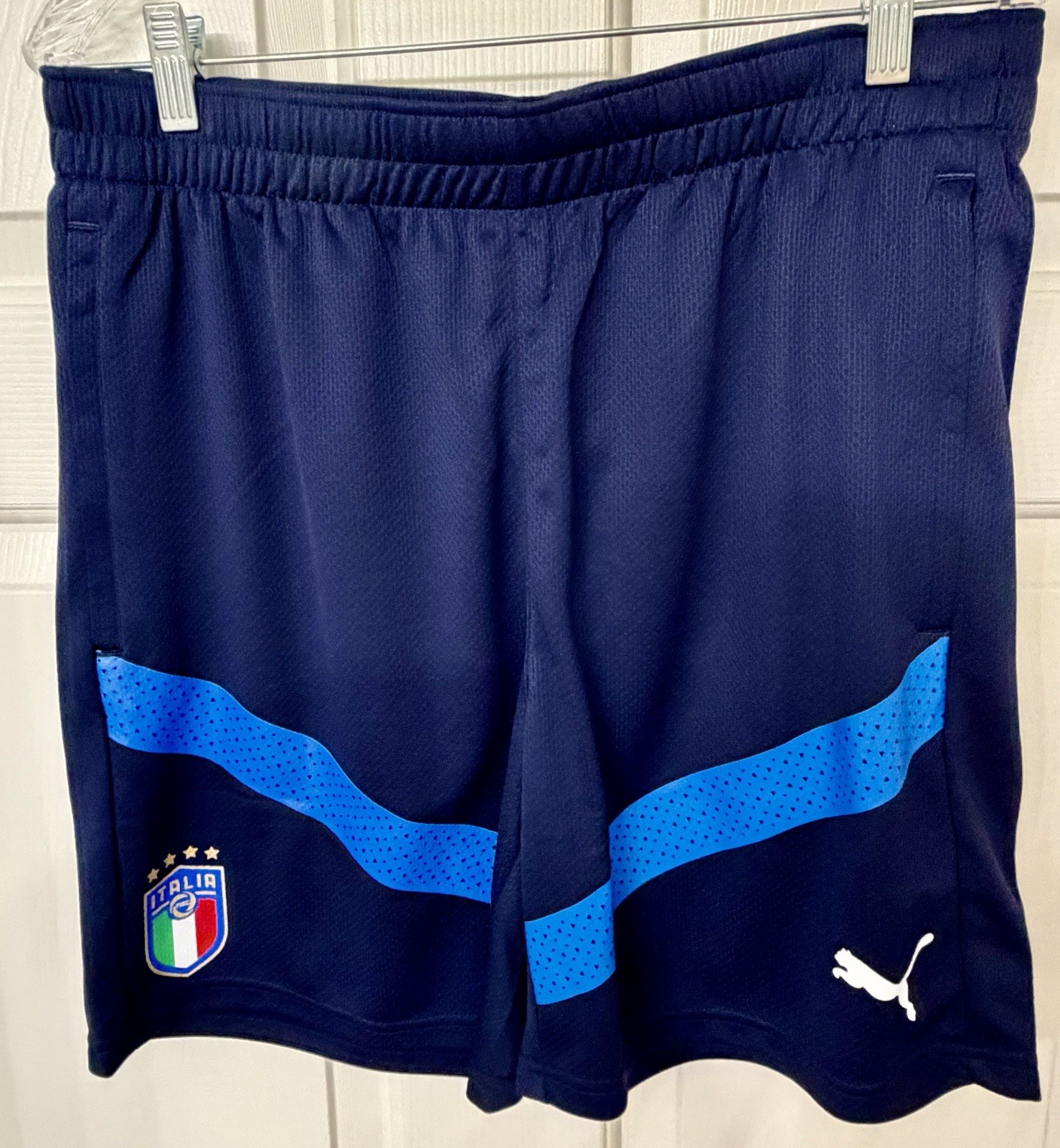NEW Puma Italy National Team Shorts Men\'s Size Large L Soccer World Cup Italia NEW Puma Italy National Team Shorts Men\'s Size Large L Soccer World Cup Italia