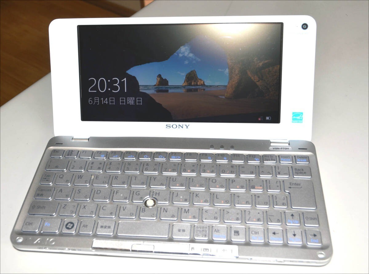SONY VAIO Type P VGN-P70H White Intel Atom Z520 RAM 2GB AC100V Japan