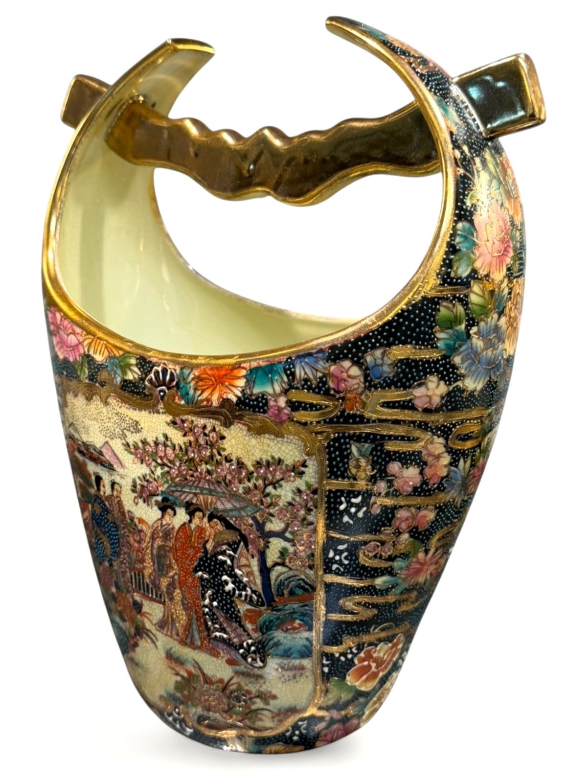 Vintage Chinese Famille Rose Rose Medallion Porcelain Basket Vase Gilt 12\