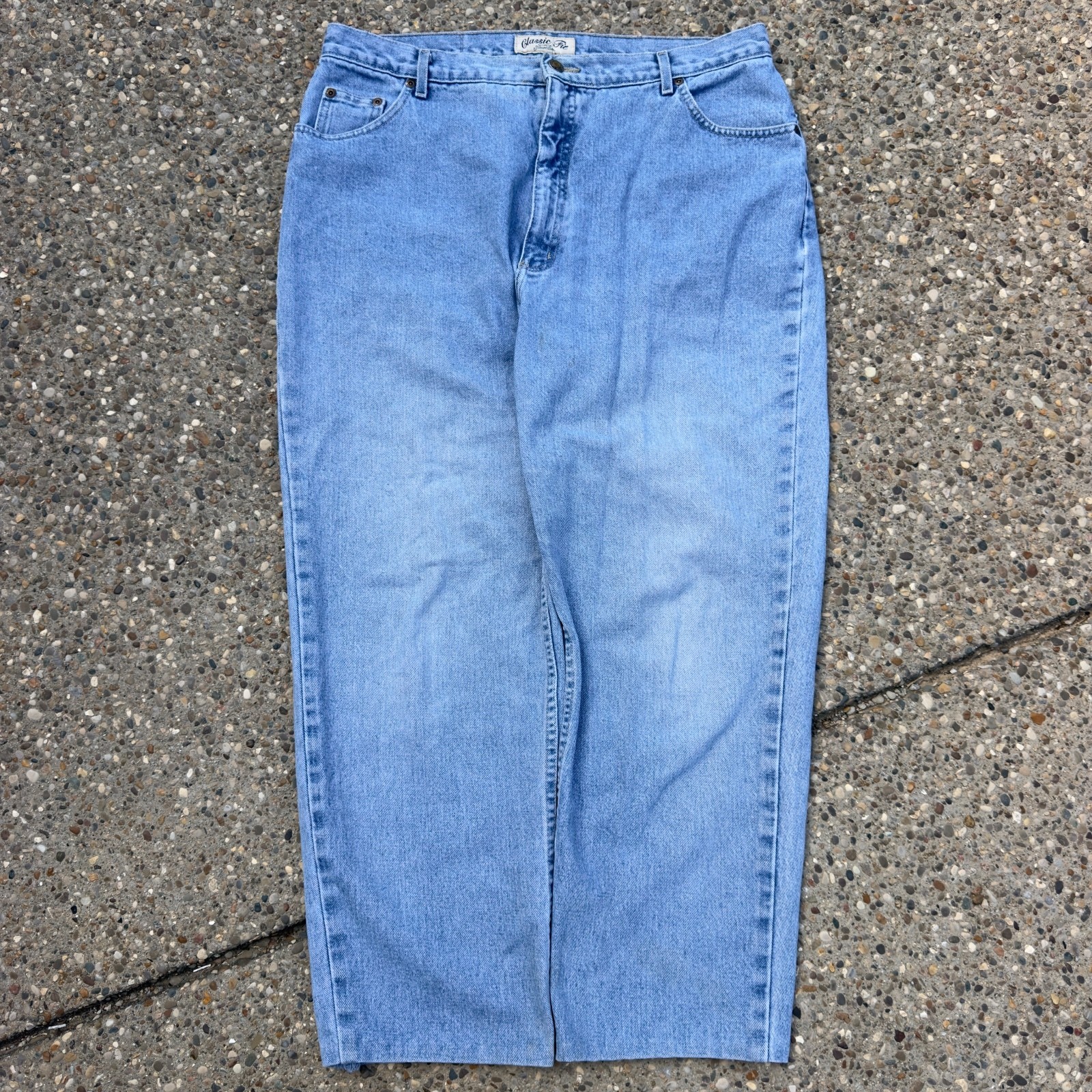 Classic Fit Authentic Sportswear Light Wash Baggy Jeans Size 18 Y2K Classic Fit Authentic Sportswear Light Wash Baggy Jeans Size 18 Y2K