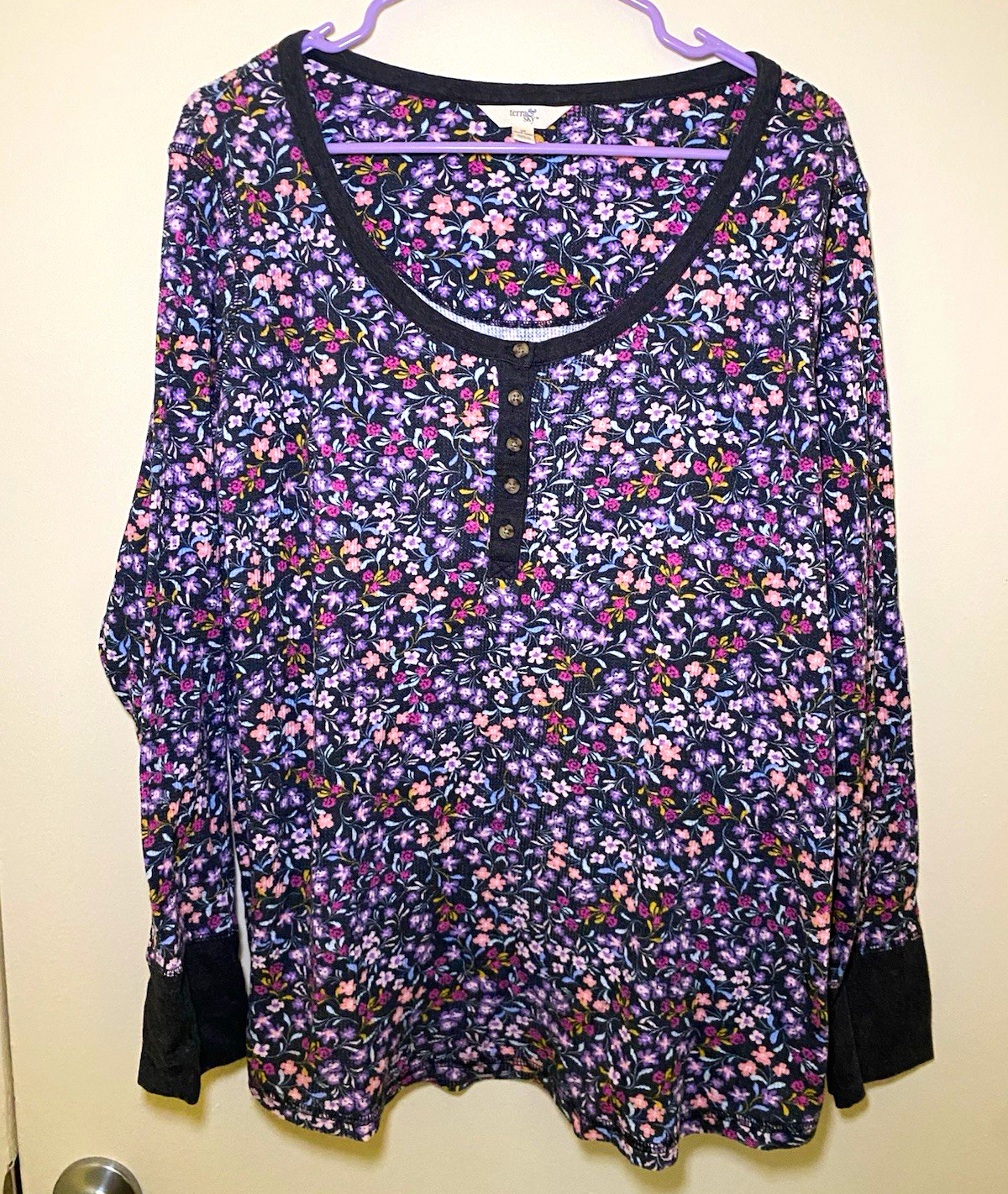 Terra & Sky Women’s Plus 3X Floral Knit Long Sleeve Henley Scoop Neck Top