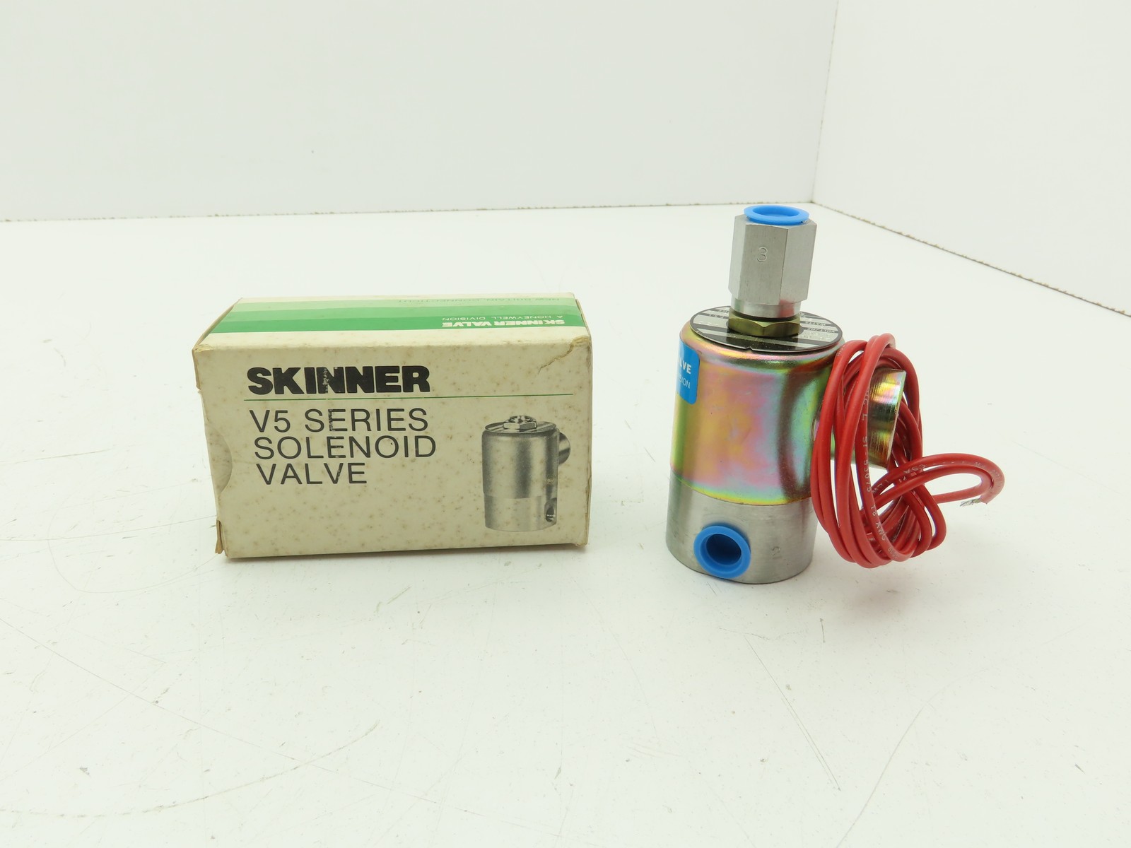 Honeywell Skinner V5D34390 Solenoid Valve 3-Way NC 120V 400 PSI 1/4