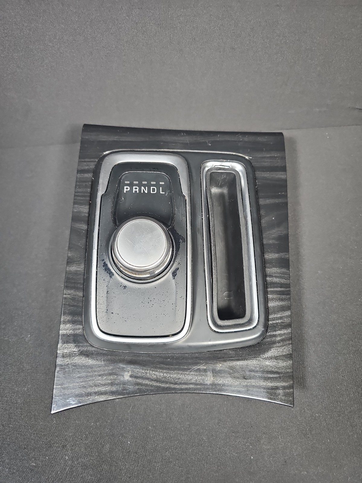 2015-2021 Chrysler 300 Rotary Gear Shifter Selector Dial Bezel OEM 5EP02DXAAB 2015-2021 Chrysler 300 Rotary Gear Shifter Selector Dial Bezel OEM 5EP02DXAAB