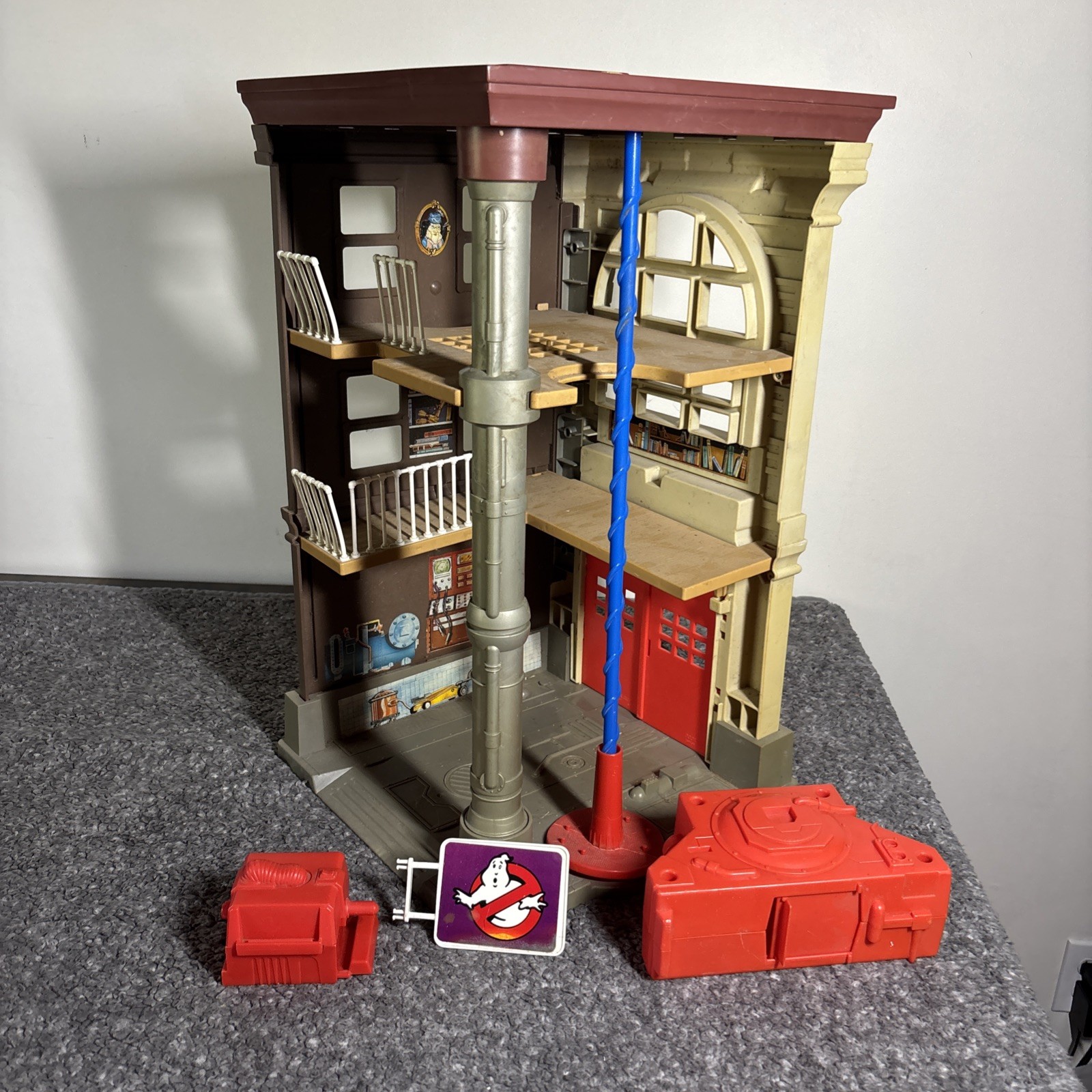 Firehouse Headquarters 100% Complete The Real Ghostbusters 1987 Kenner Playset Firehouse Headquarters 100% Complete The Real Ghostbusters 1987 Kenner Playset