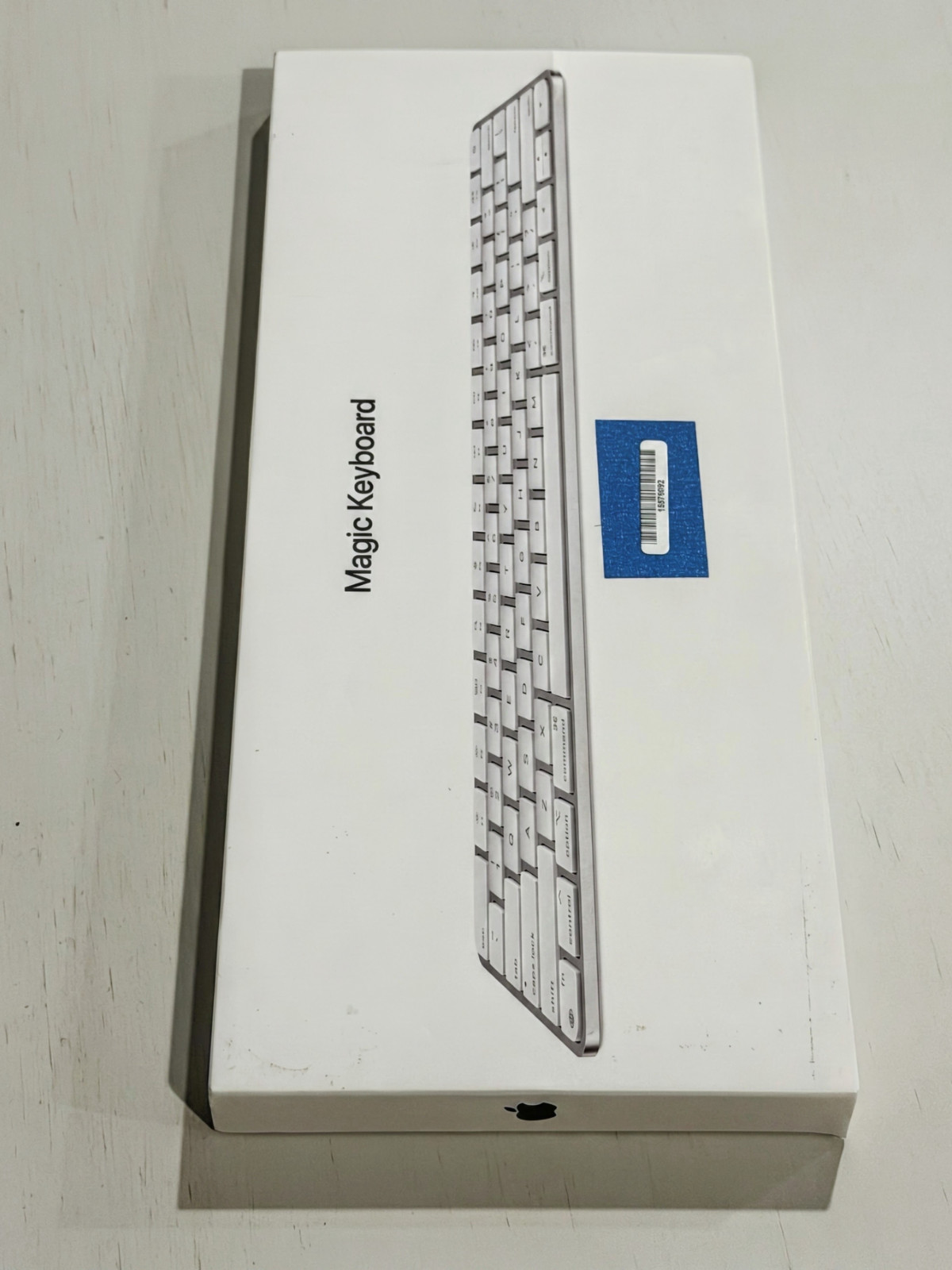 Apple Magic Keyboard - Silver / White (Model MKZA3LL/A) - Mint Condition
