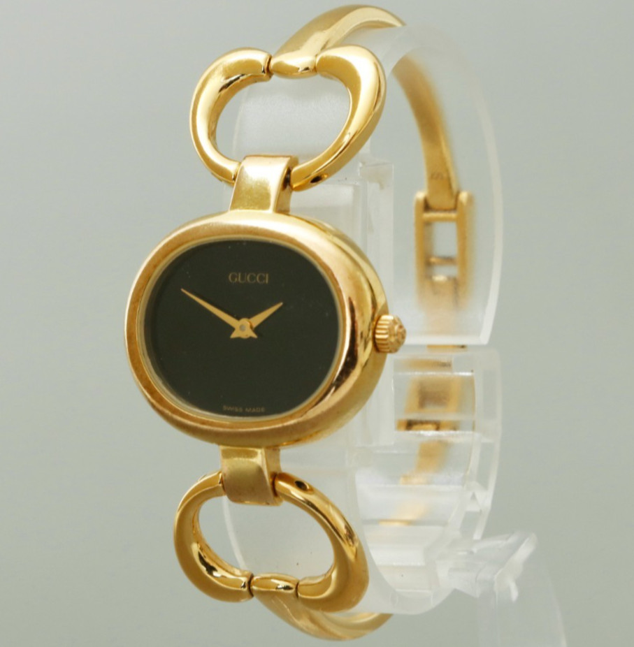 Vintage GUCCI 1600 26mm Gold Black Dial Quartz Women\'s Watch From Japan