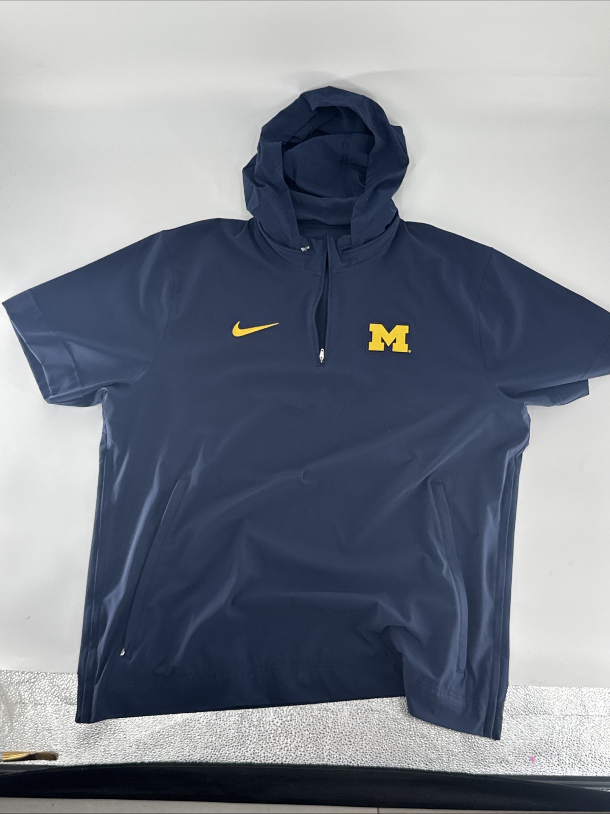 NIKE UNIVERSITY OF MICHIGAN 1/4 Zip HOODIE Short Sleeve COACHES Jacket XL Shirt
