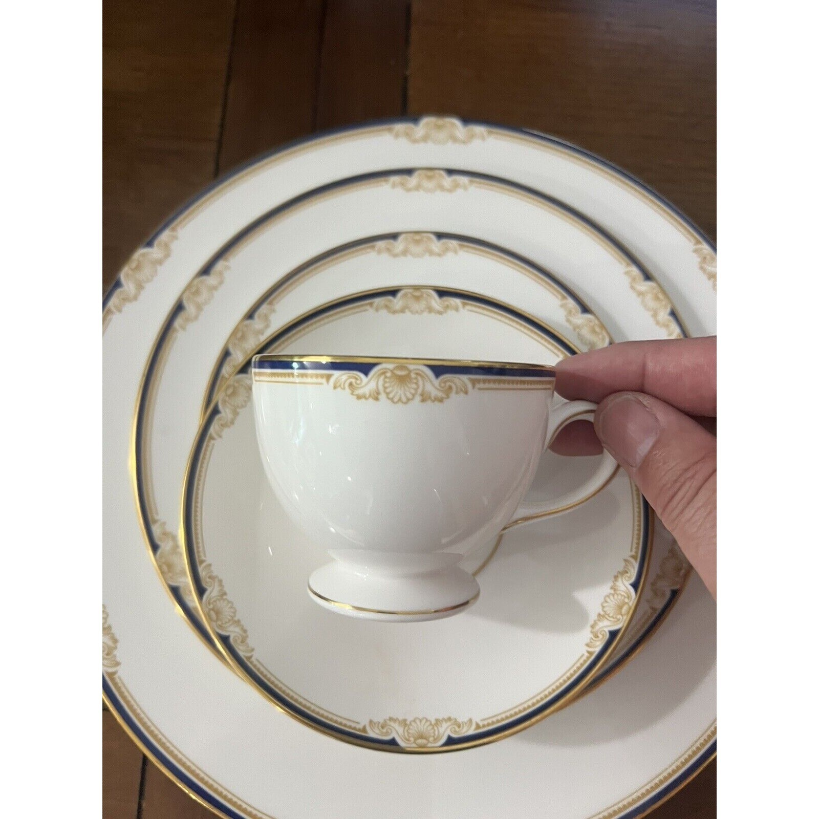 Wedgwood Cavendish  bone china 20 piece set of Five 4-piece place settings
