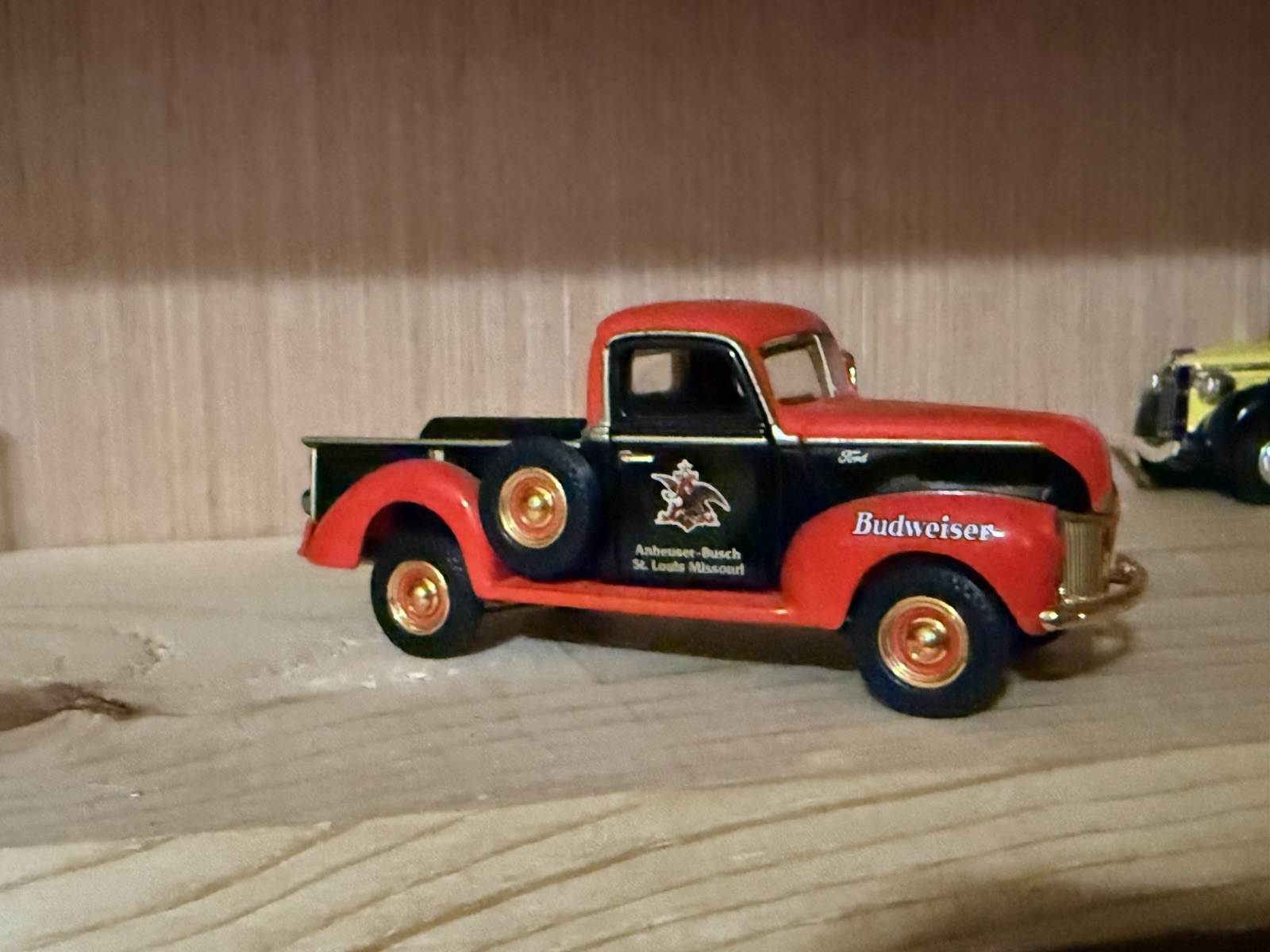 Ertl Vintage Autos 1:43 1940 Ford Pickup Truck Budweiser Diecast Red/Black Ertl Vintage Autos 1:43 1940 Ford Pickup Truck Budweiser Diecast Red/Black