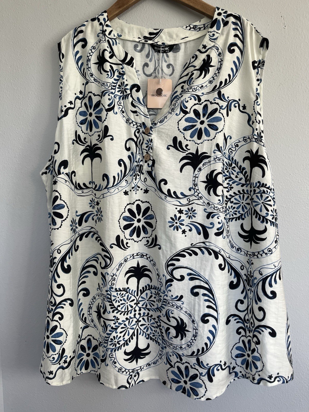 BloomChic Ivory Blue Tunic Sleeveless Tank Top Floral Print Sz 28 4X Boho Beach