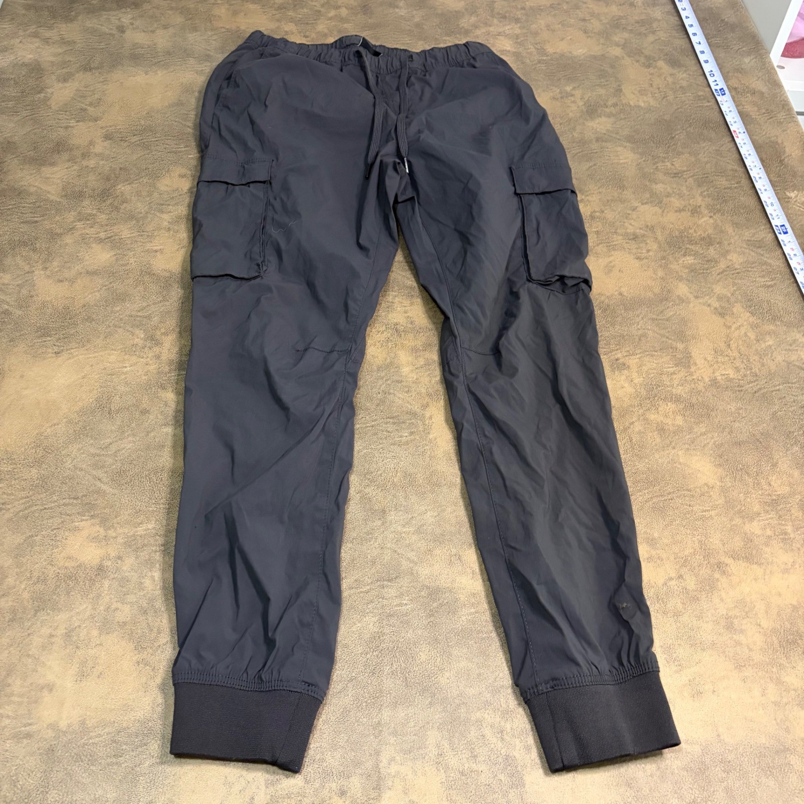 H&M Cargo Joggers Mens Size M Dark Gray Slim Fit Elastic Waist Pockets 200574