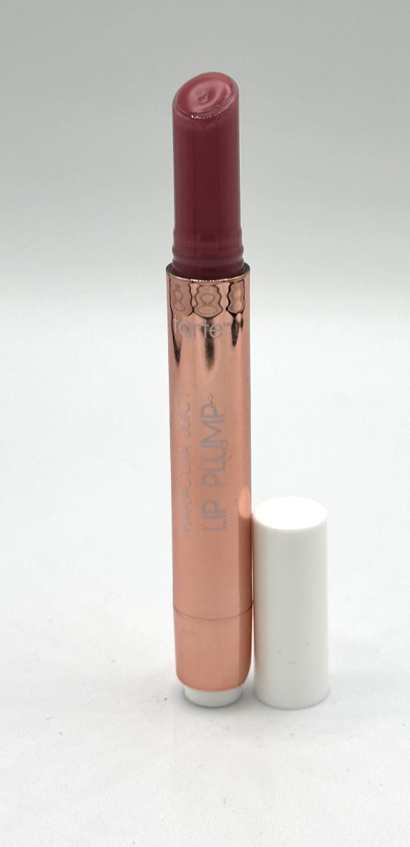 Tarte Maracuja Juicy Lip Plump Shade Hot Cocoa Size 2.7 g / 0.095 oz Tarte Maracuja Juicy Lip Plump Shade Hot Cocoa Size 2.7 g / 0.095 oz