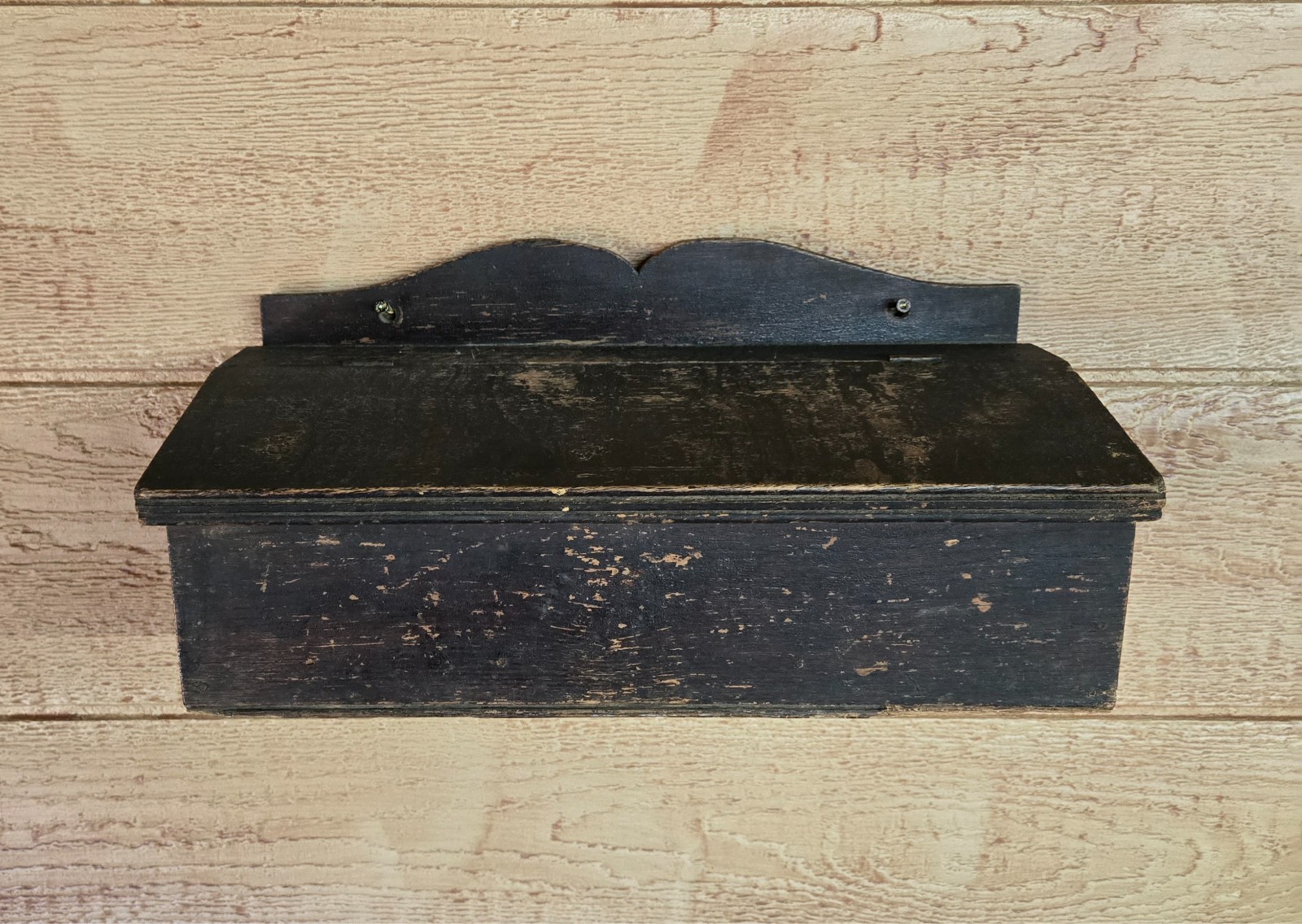 ANTIQUE PRIMITIVE TRIPLE DIVIDED HANGING WALL BOX WITH LID IN OLD DARK FINISH