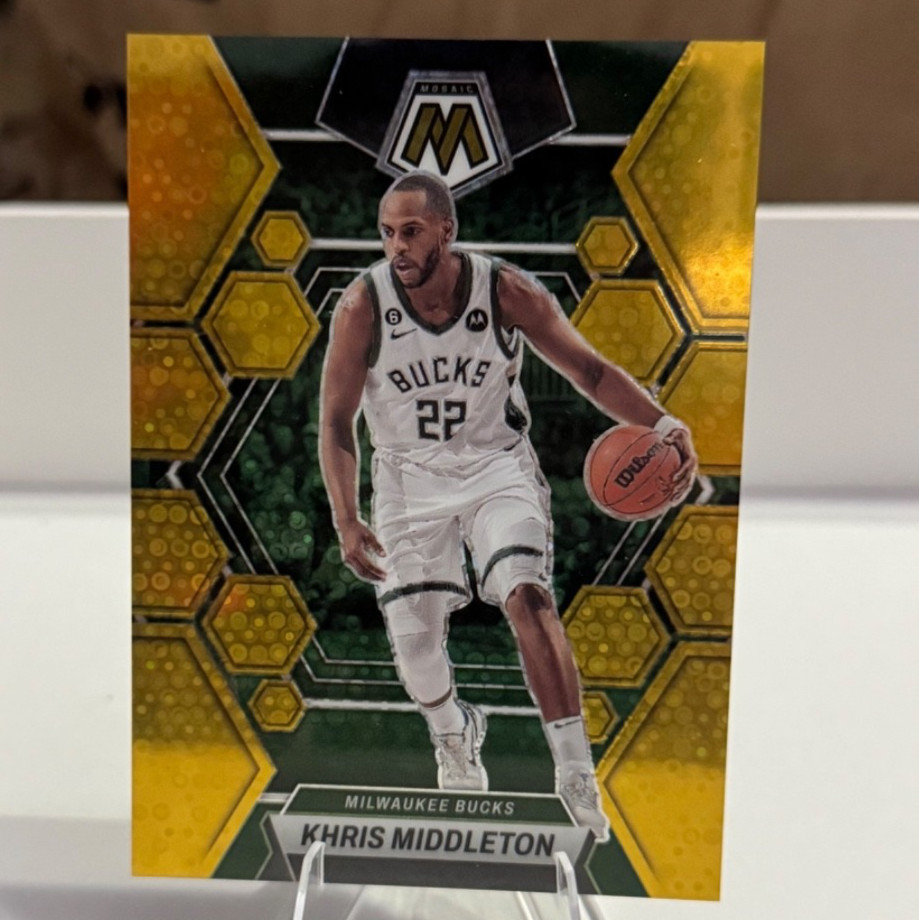 2022-23 Panini Khris Middleton 10/10 2022-23 Panini Khris Middleton 10/10
