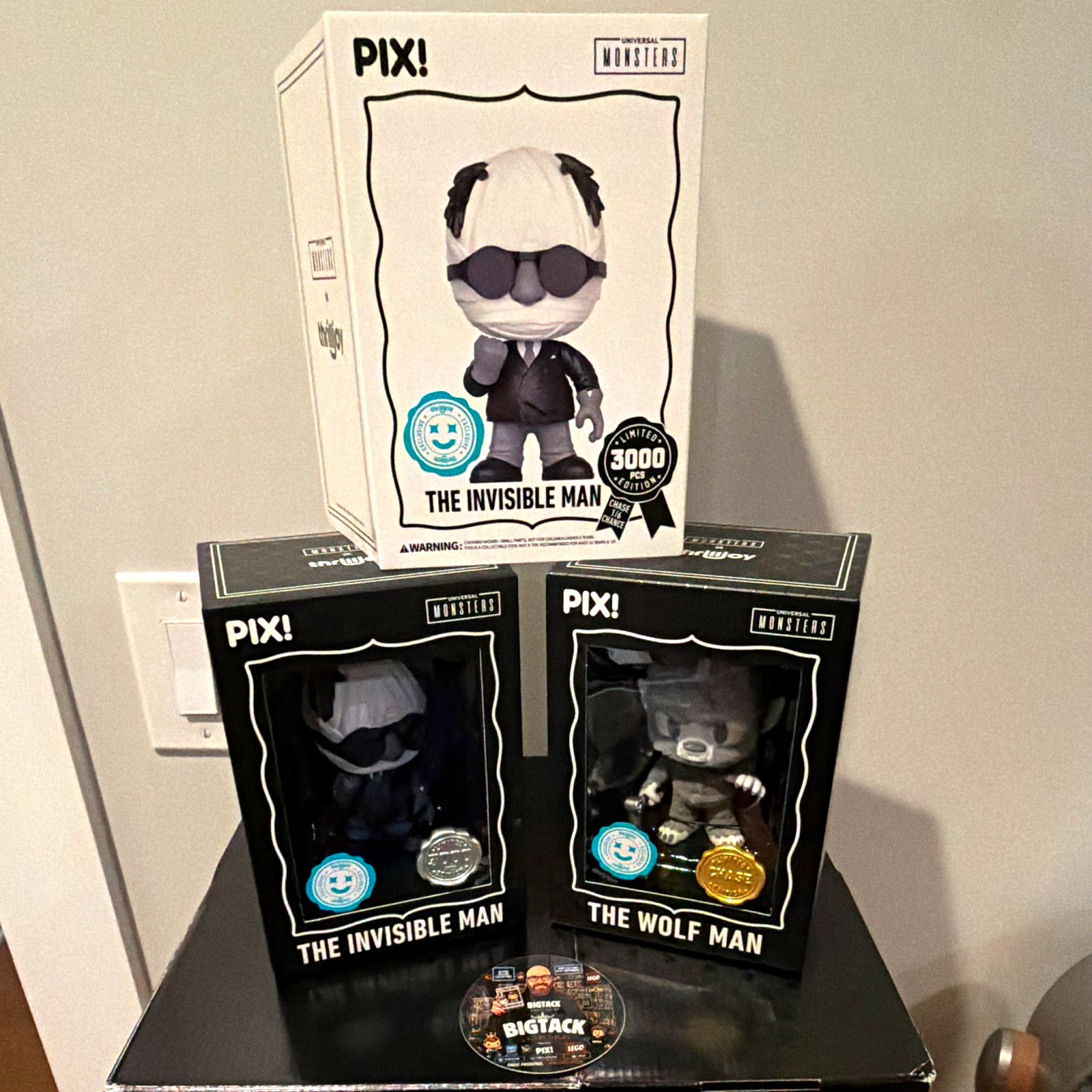 Thrilljoy Pix Universal Monsters Invisible Man & Wolf Man Chase 2pk LE 3000 pcs Thrilljoy Pix Universal Monsters Invisible Man & Wolf Man Chase 2pk LE 3000 pcs