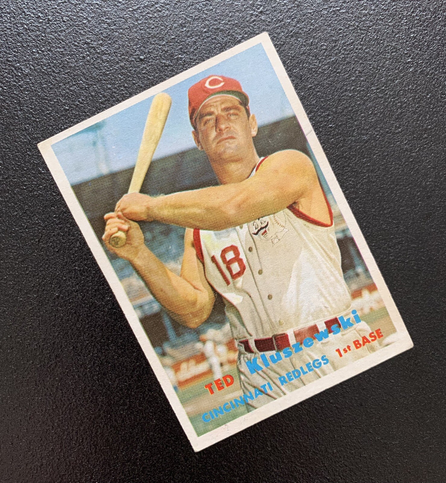 1957 TOPPS Ted Kluszweski Cincinnati Redlegs #165 Baseball Card