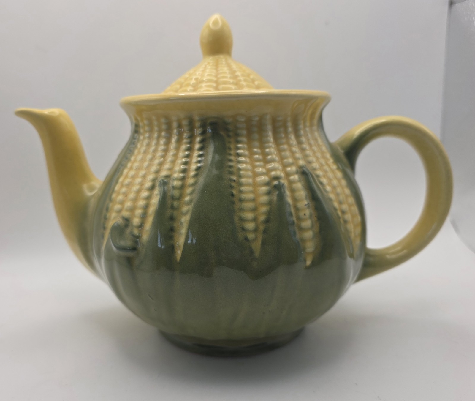 Vintage Shawnee Pottery Corn-King Teapot. #75 MCM 1940s -50s. Made in USA. 
