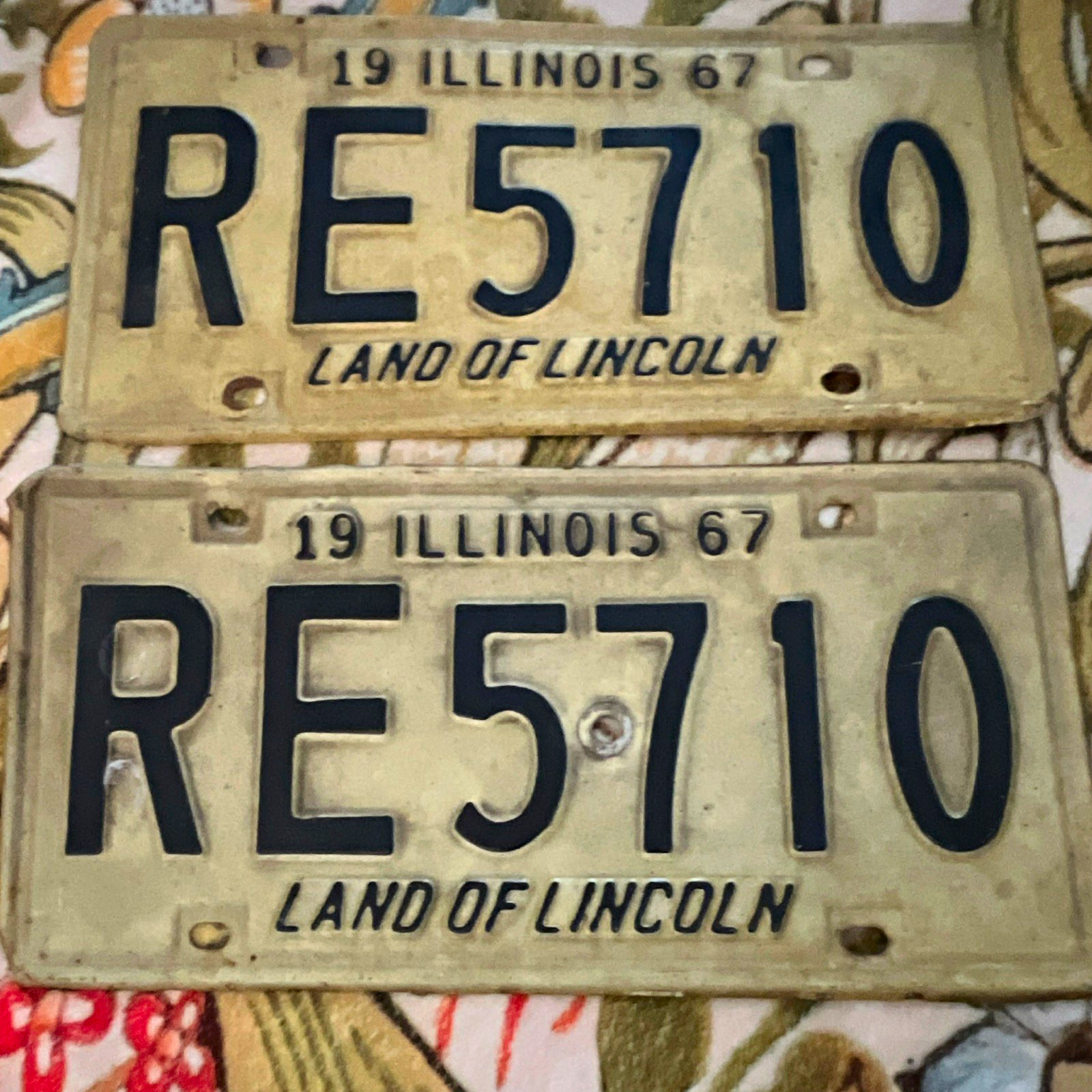 1967 Illinois License Plate Pair RE5710 