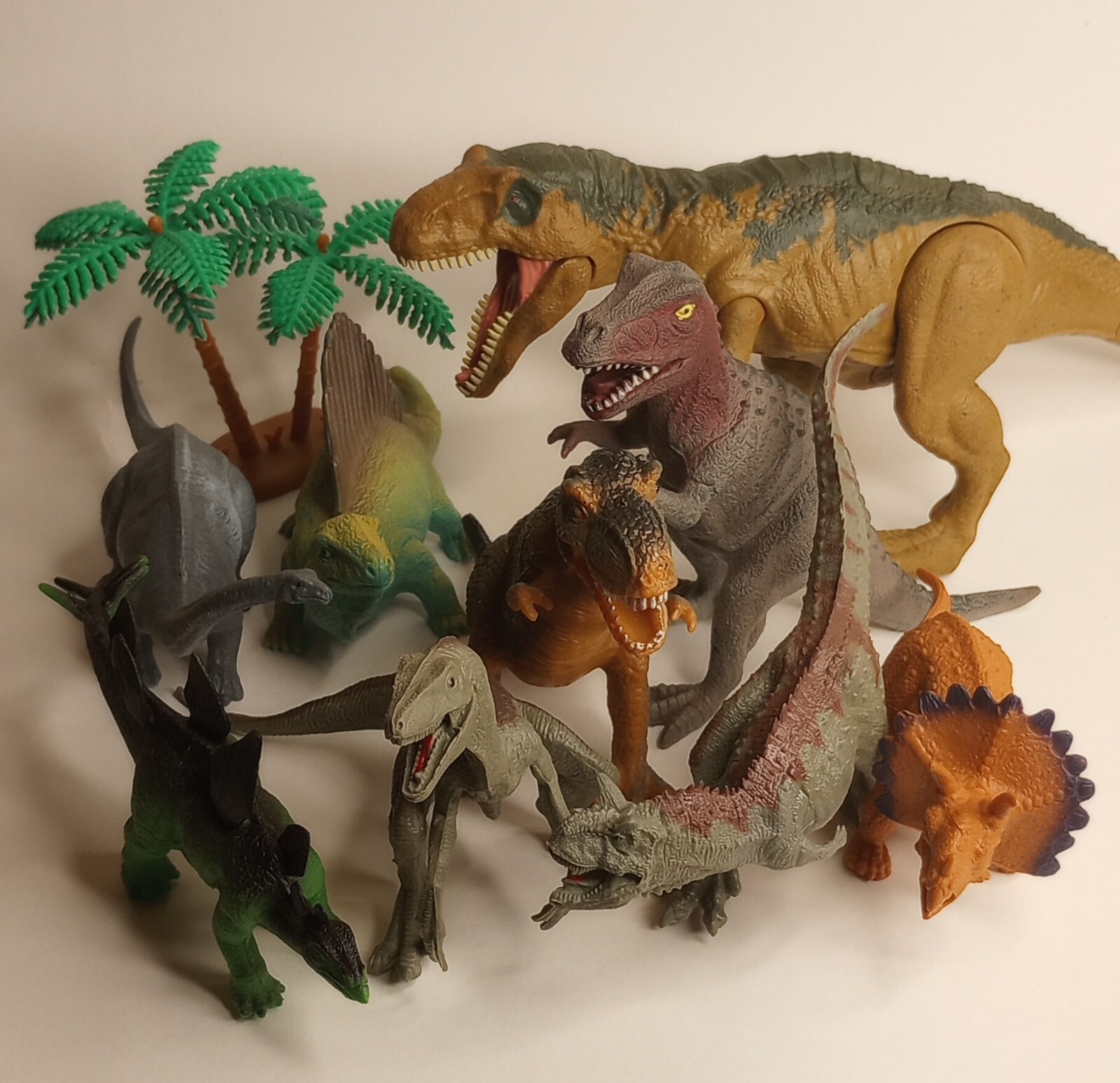Jurassic Greenbrier And Unbranded Dinosaur Junk Drawer Toy Lot