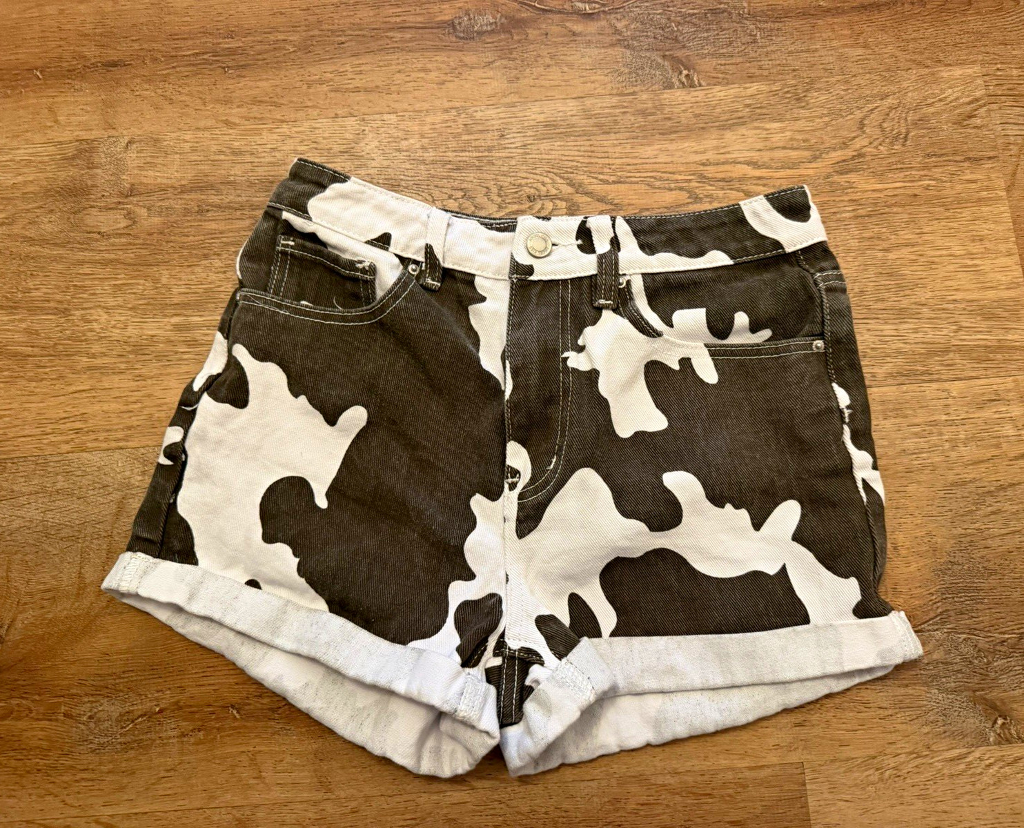 Women\'s Angel Kiss Cow Print Denim Shorts 5/27 Brown and White High Rise Shorts