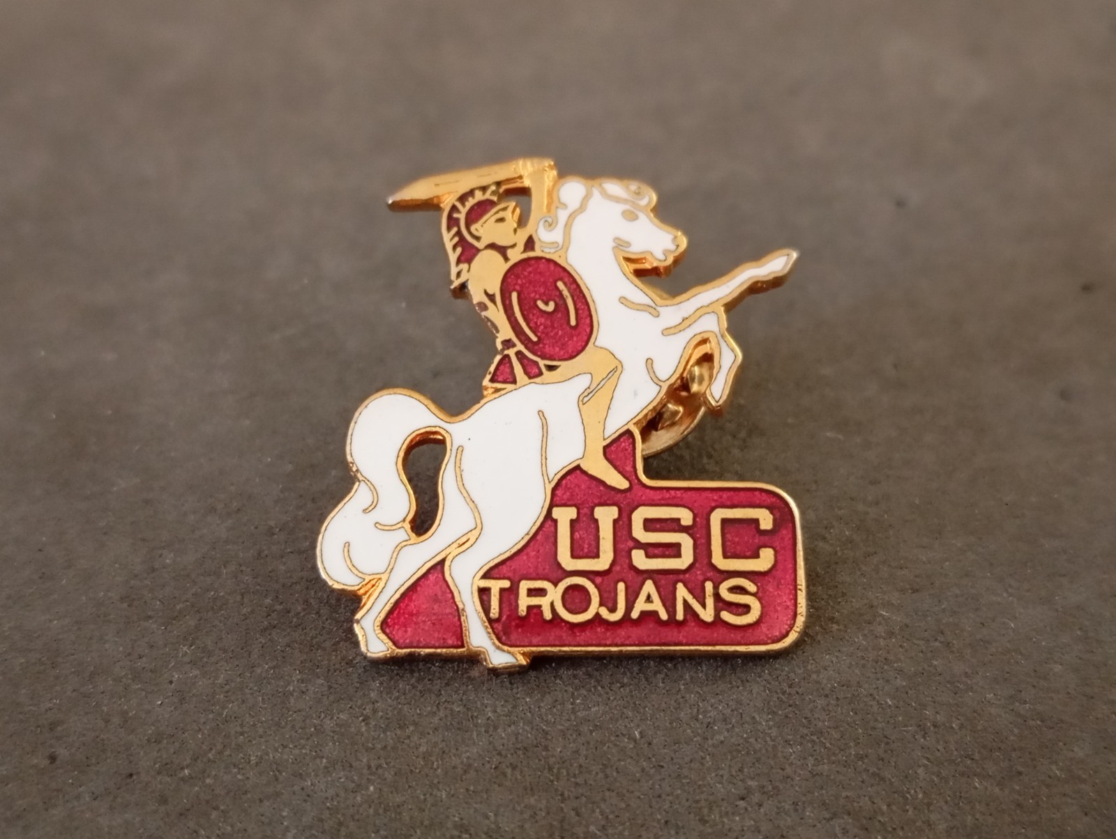 Vintage USC Trojans Enamel Lapel Pinbac University Southern California. Vintage USC Trojans Enamel Lapel Pinbac University Southern California.