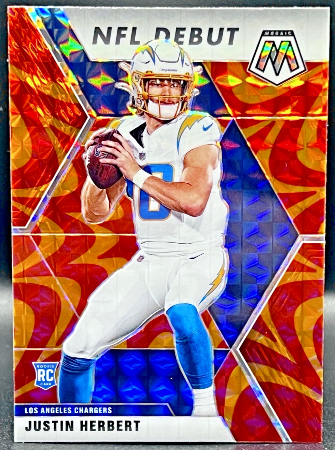 2020 Panini Mosaic Justin Herbert Rookie #263 NFL Debut Mosaic Reactive Orange