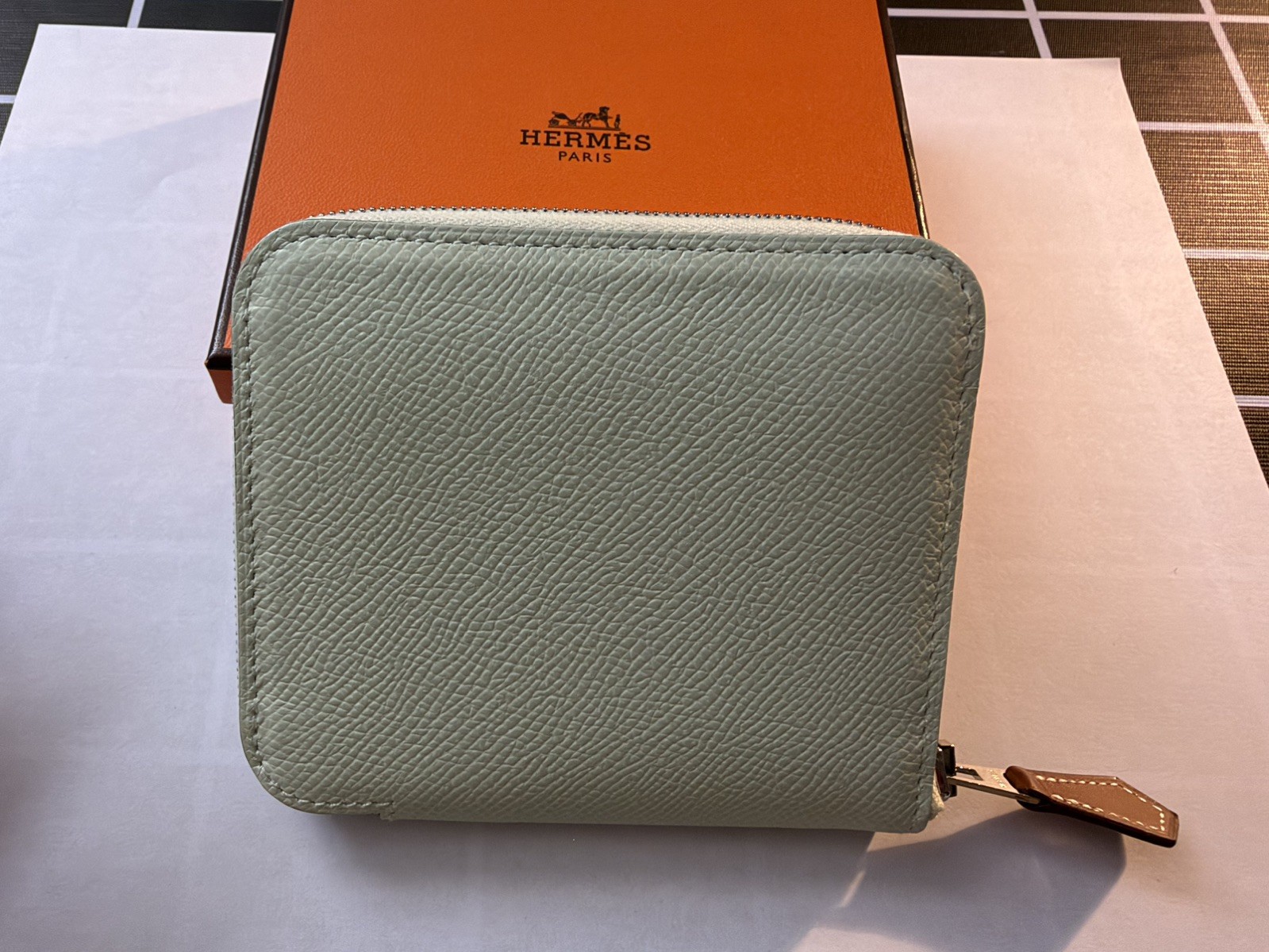 Authentic Hermes Silk\'In Compact wallet in Epsom Calfskin Vert Fizz color