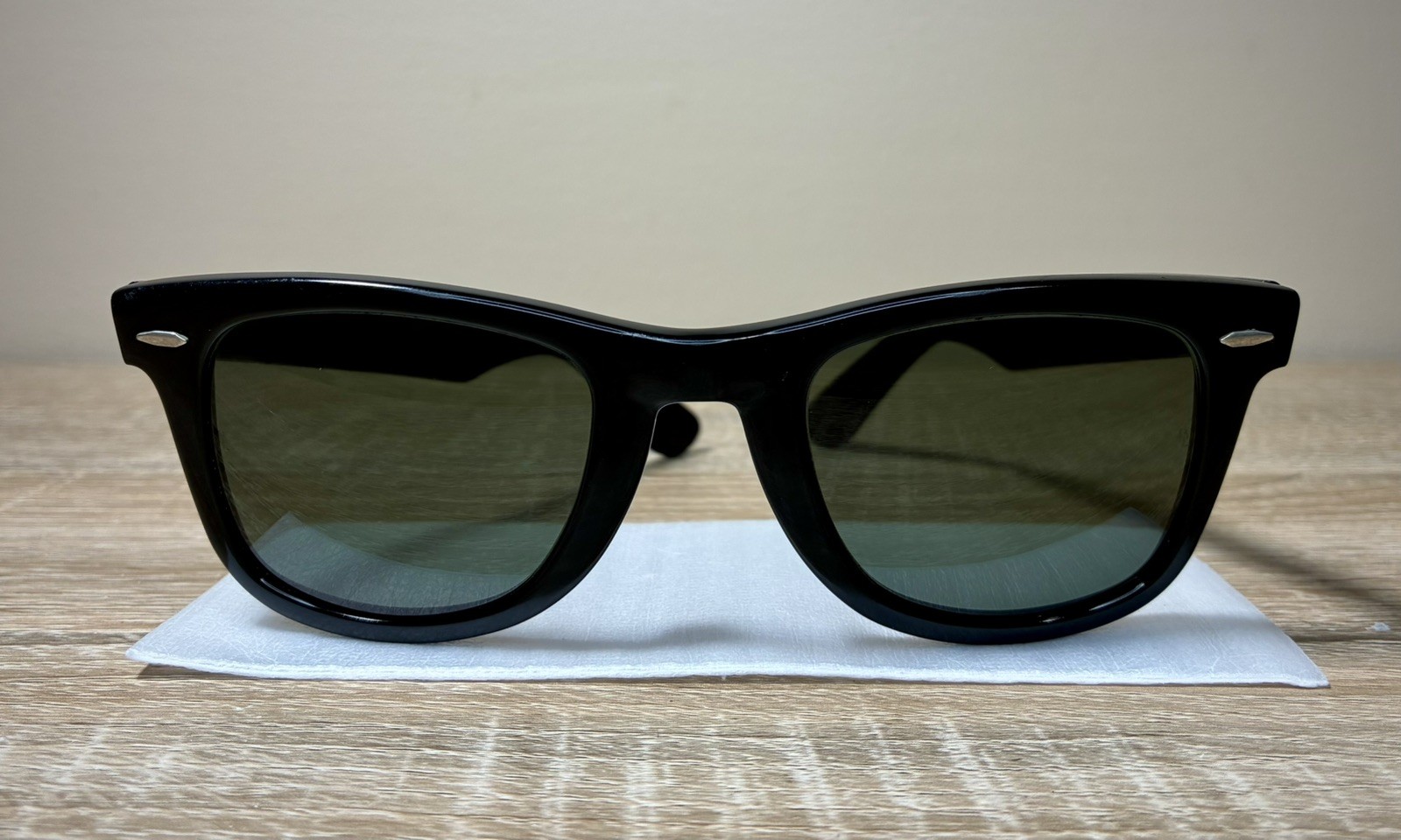 VINTAGE B&L RAY-BAN L2009 BLACK ACETATE G15 GLASS LENS WAYFARERS 5024 SUNGLASSES VINTAGE B&L RAY-BAN L2009 BLACK ACETATE G15 GLASS LENS WAYFARERS 5024 SUNGLASSES