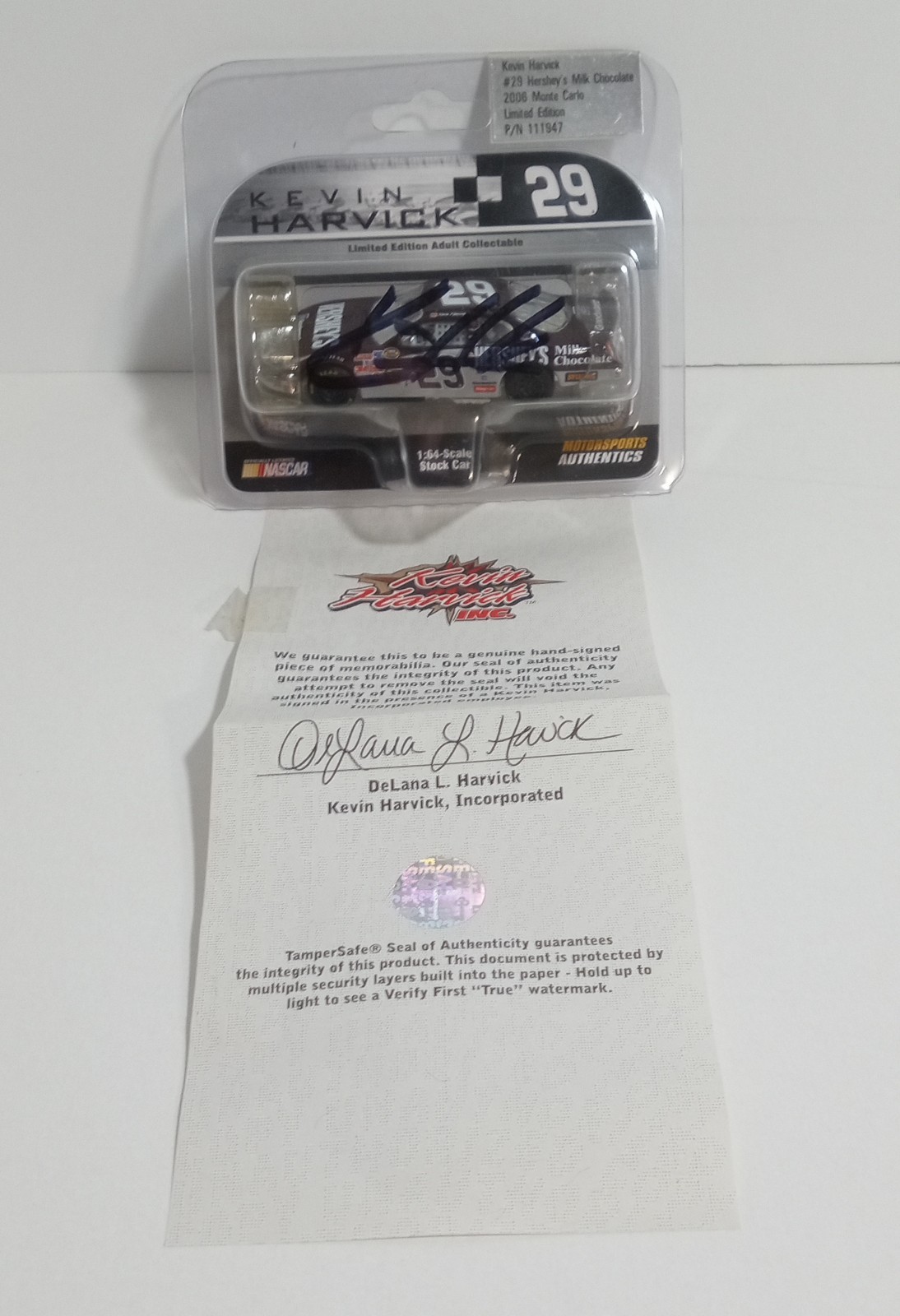 Kevin Harvick 1/64 Motorsports Authentics #29 2006 Hershey\'s Monte Carlo SIGNED Kevin Harvick 1/64 Motorsports Authentics #29 2006 Hershey\'s Monte Carlo SIGNED