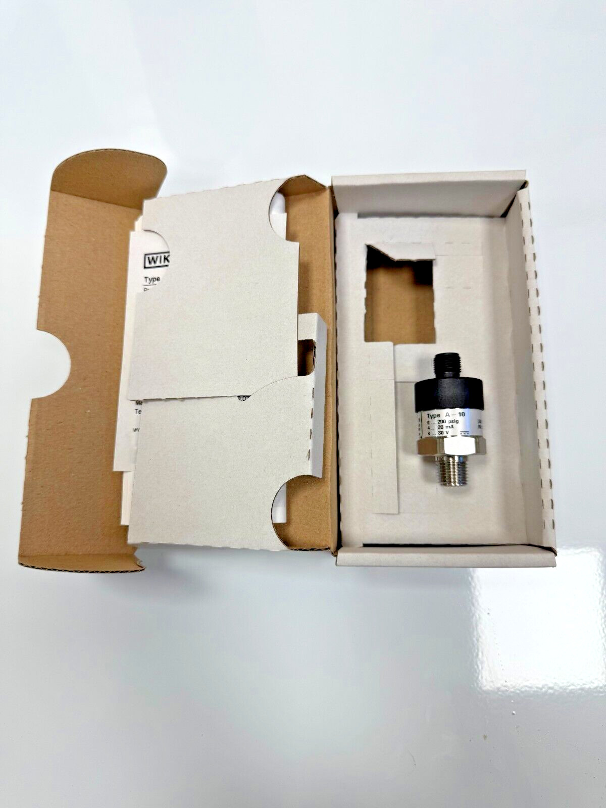 Wika pressure sensor A-10 0-200 psig 1/4 Wika pressure sensor A-10 0-200 psig 1/4