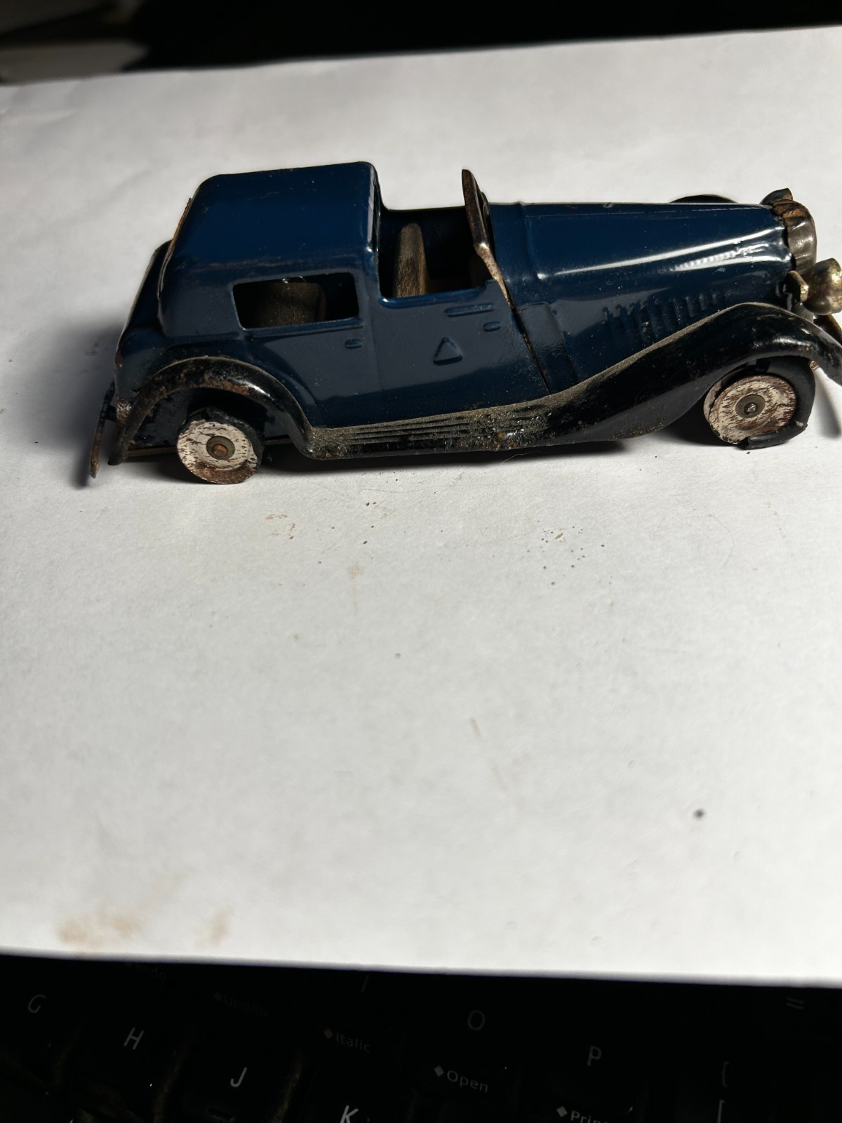 Tri-ang Minic Town car coupe #18m Tri-ang Minic Town car coupe #18m