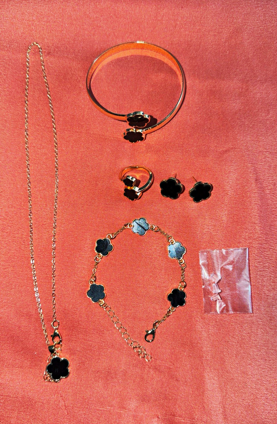 Mixed Lot Women’s Fashion Jewelry 4pc Gold Tone Necklace Bracelet Ring Earrings