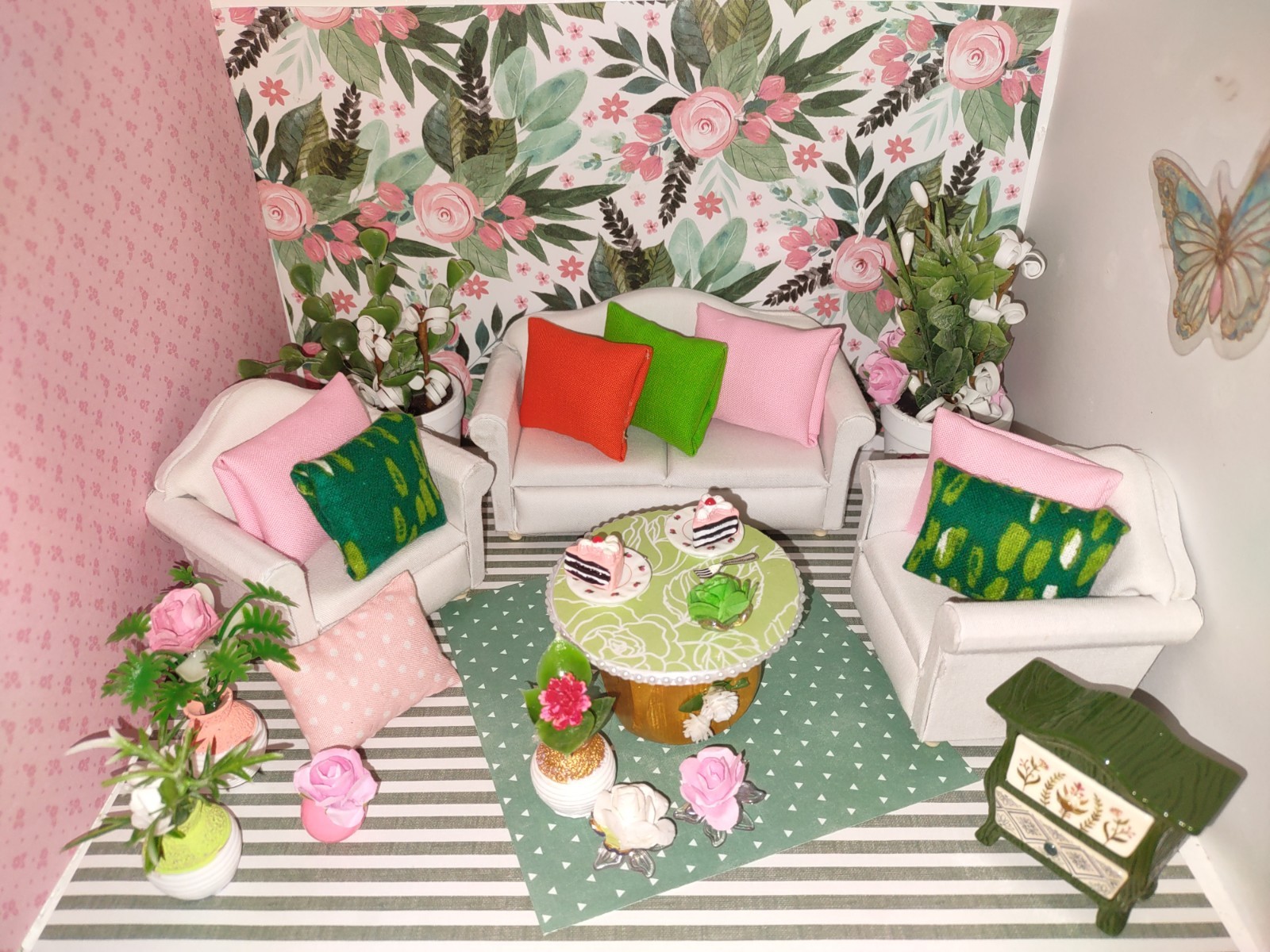 Dollhouse Furniture Lot 1:12 Living Room Set Sofa Armchairs Tables All New 