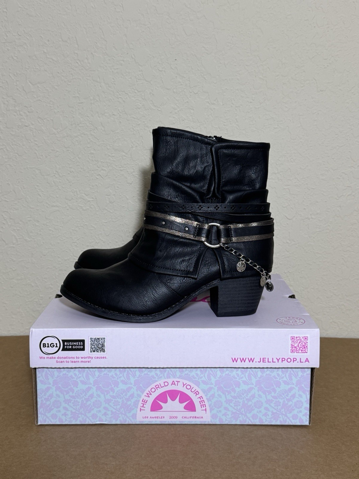 Jellypop Women’s Duarte Black Faux Leather Ankle Boots Sz 7.5 M New