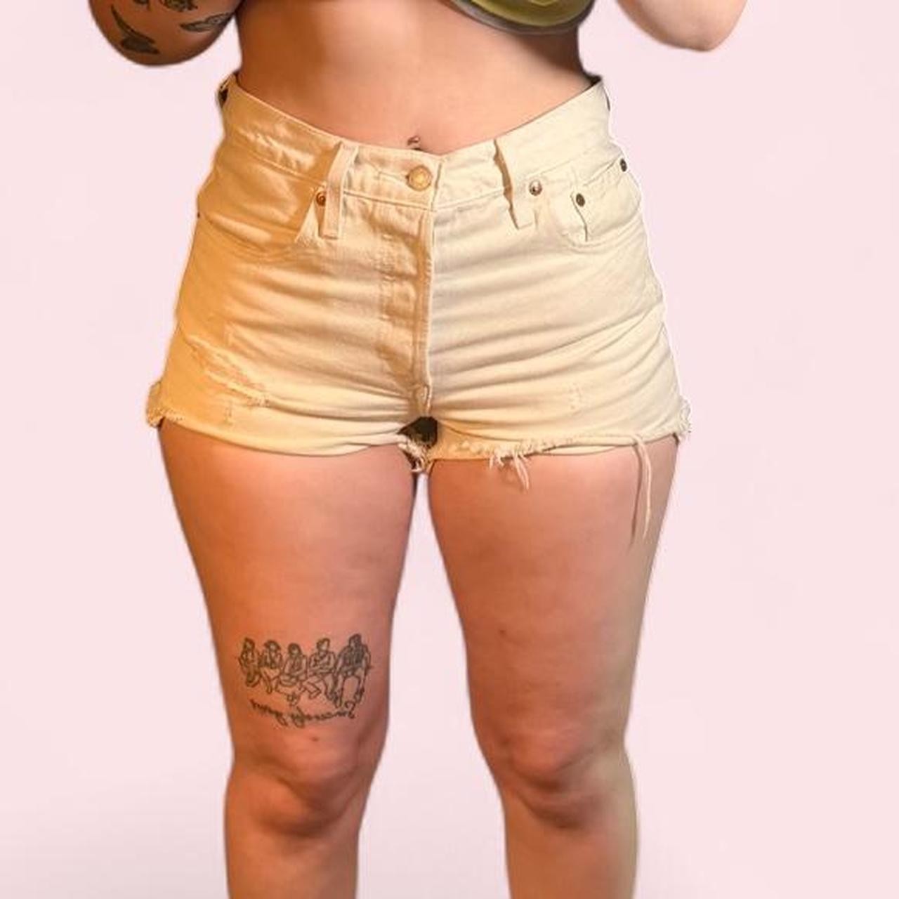 Levi’s Premium 501 Ivory Distressed Cutoff Denim Shorts 🤍