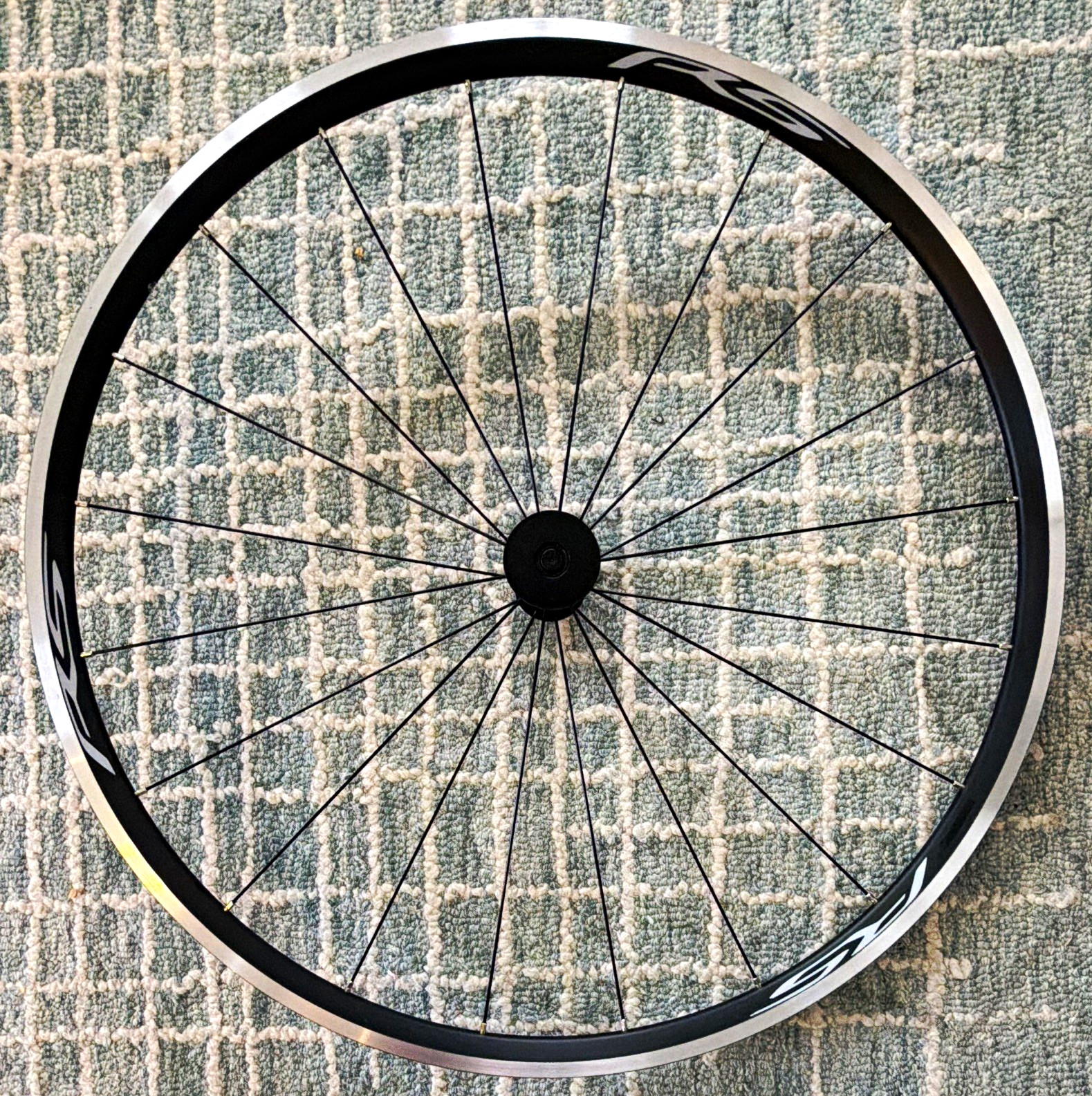New Shimano WH-RS100 700C  Road Wheelsaet Clincher Rim Brake Aluminum Black