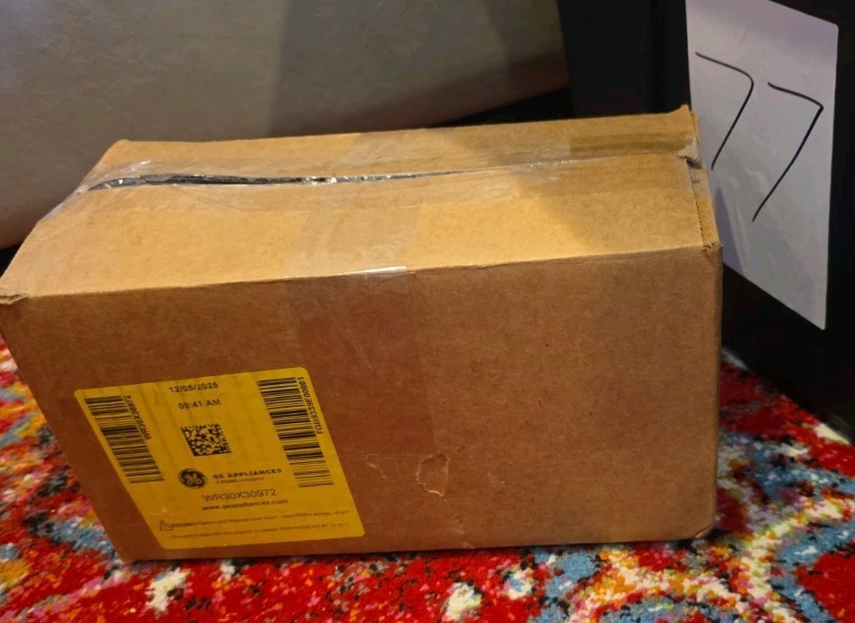 ☆Many Part #s See Specifics☆ GENUINE OEM GE Fridge Icemaker WR30X30972   - B77