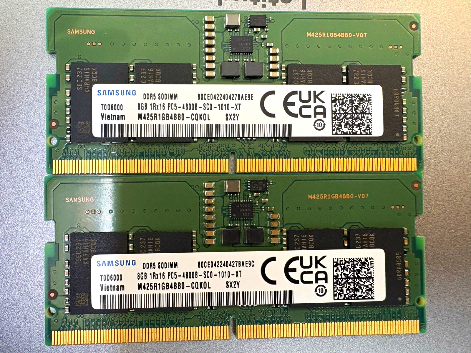 Samsung 16GB (2x8GB) DDR5 SO-DIMM 262-Pin PC5-4800B Non-ECC RAM