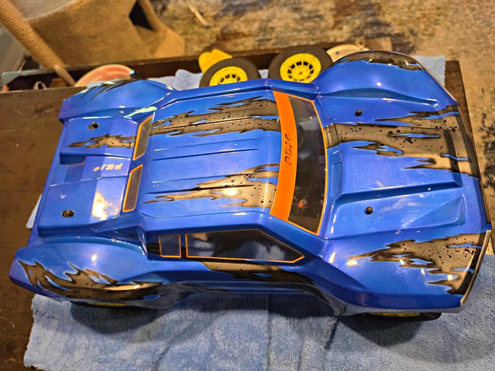 Tekno RC SCT410 SUPER LIGHT  1/10 4WD Electric Brushless RTR Off-Road Truck Blue