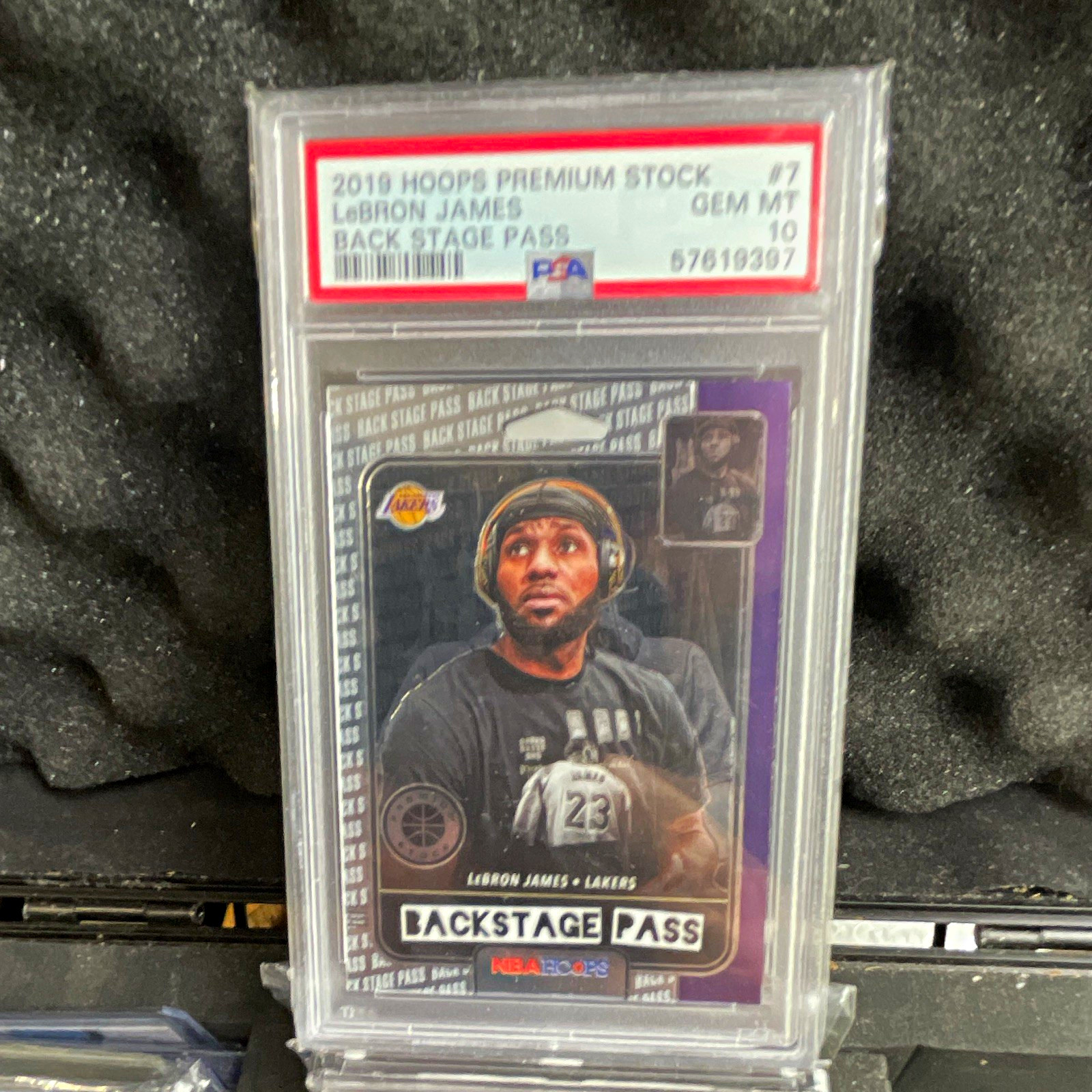 Panini 2019 Hoops Premium Stock LeBron James Lakers Back Stage Pass #7 PSA 10 Panini 2019 Hoops Premium Stock LeBron James Lakers Back Stage Pass #7 PSA 10