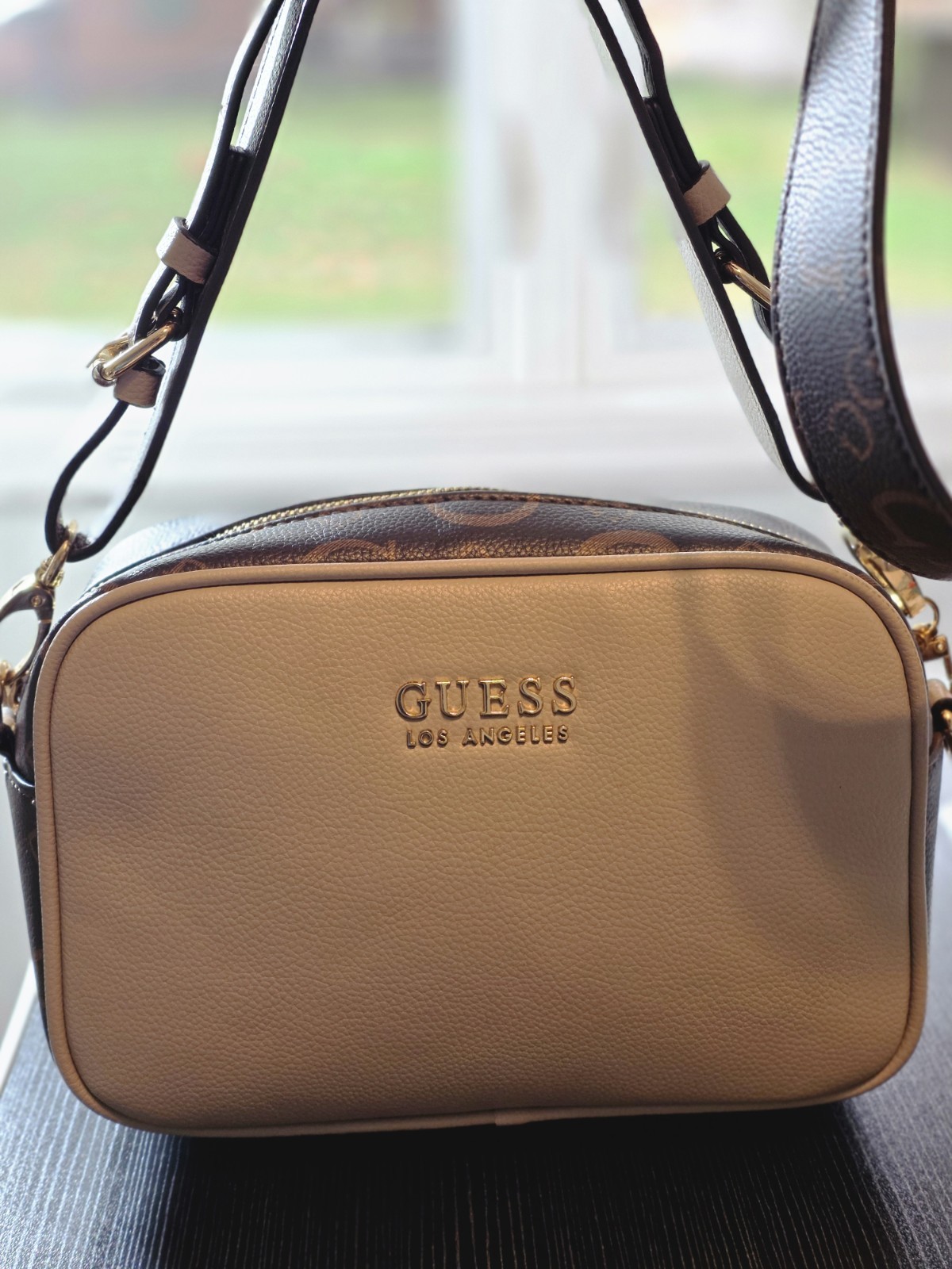 GUESS Los Angeles Camera Crossbody Bag Cream Beige Brown Monogram Logo w/ Strap