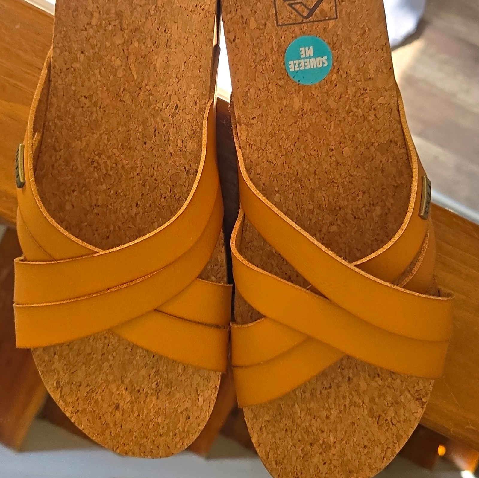 Reef Women’s Tan Leather Crisscross Slide Sandals Cork Insole Slip On 9.5