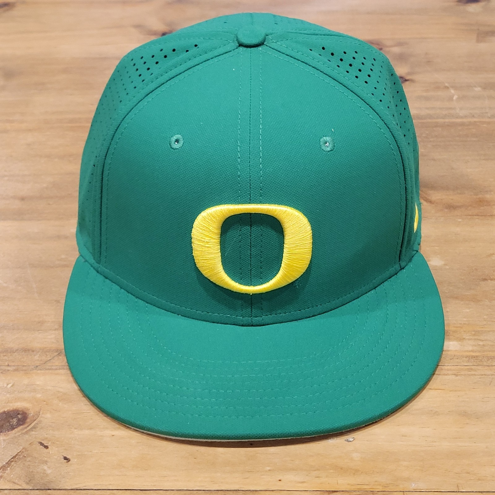 Oregon Ducks Nike True Baseball Hat Size 7 1/2 Green Swoosh Dri-Fit Fitted Oregon Ducks Nike True Baseball Hat Size 7 1/2 Green Swoosh Dri-Fit Fitted