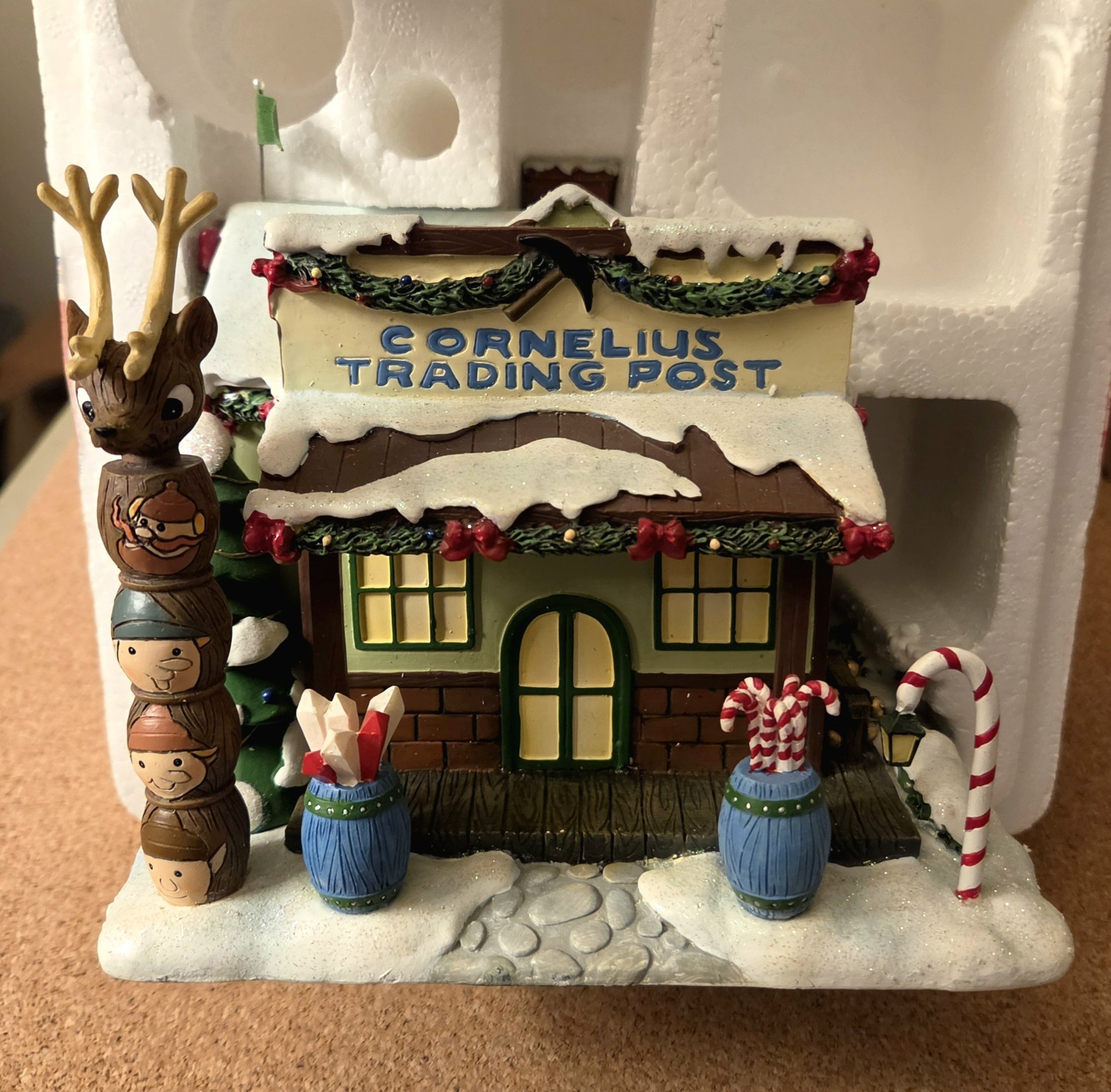 Hawthorne Village Rudolphs Christmas Town Cornelius Trading Post 2004 With COA