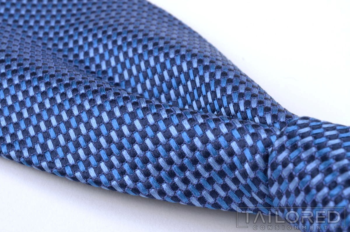 NWT - SALVATORE FERRAGAMO Blue Geometric Woven Silk Mens Luxury Tie - 3.625\