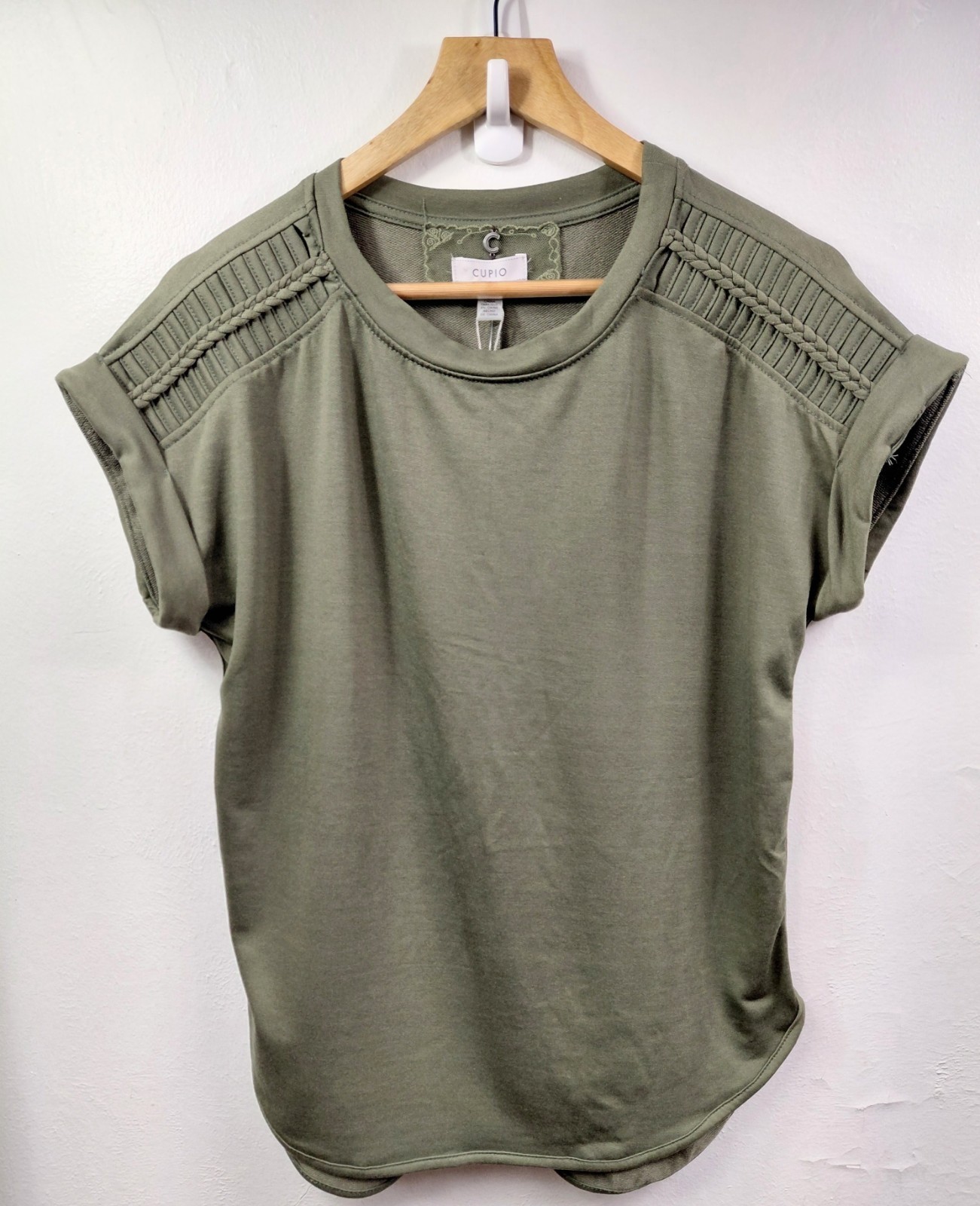 Cupio Women\'s Olive Green V-Neck Top Short Sleeve Braided Shoulder Detail M NWT