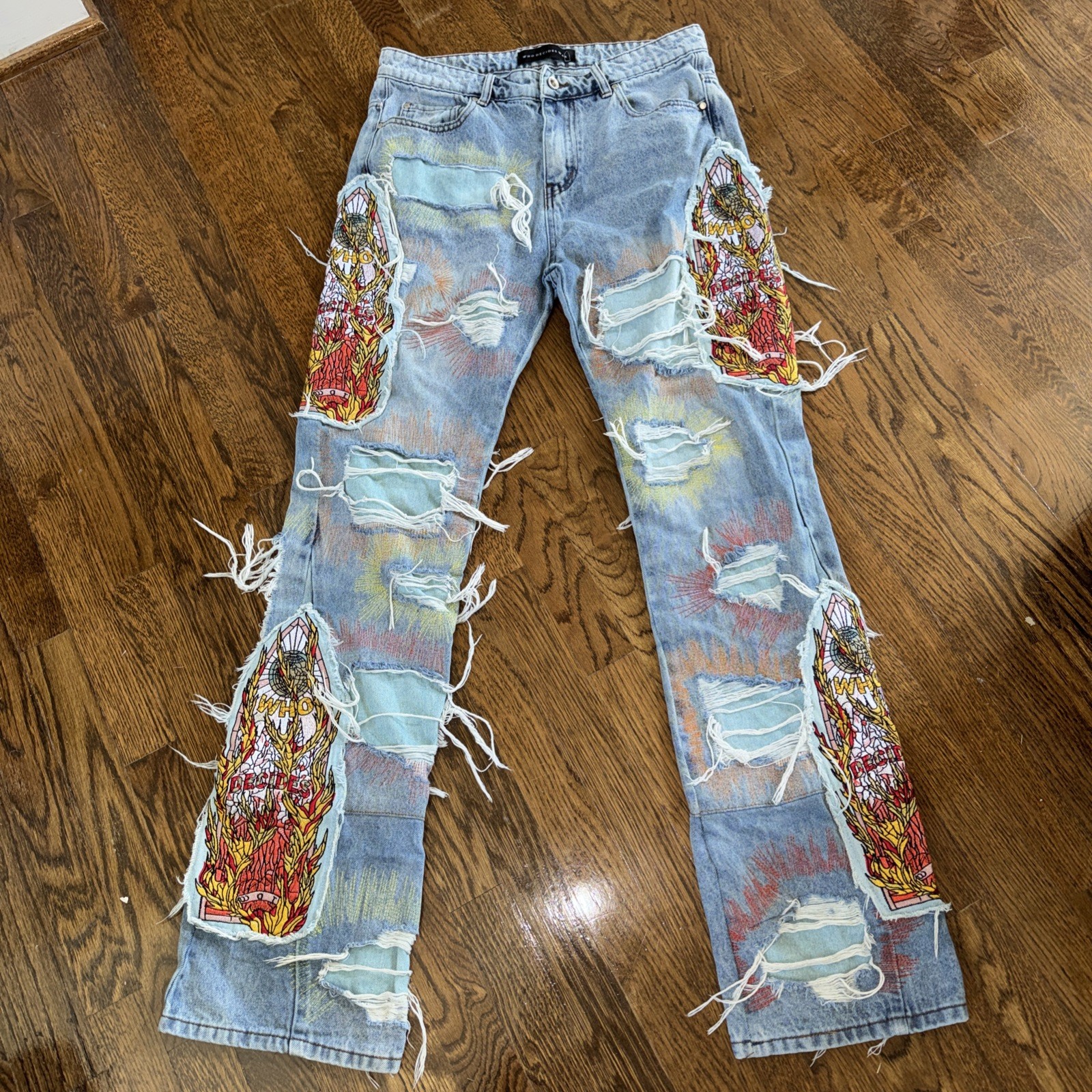 Who Decides War WDW Barrage Sky Indigo Patch Denim Jeans 32 Who Decides War WDW Barrage Sky Indigo Patch Denim Jeans 32