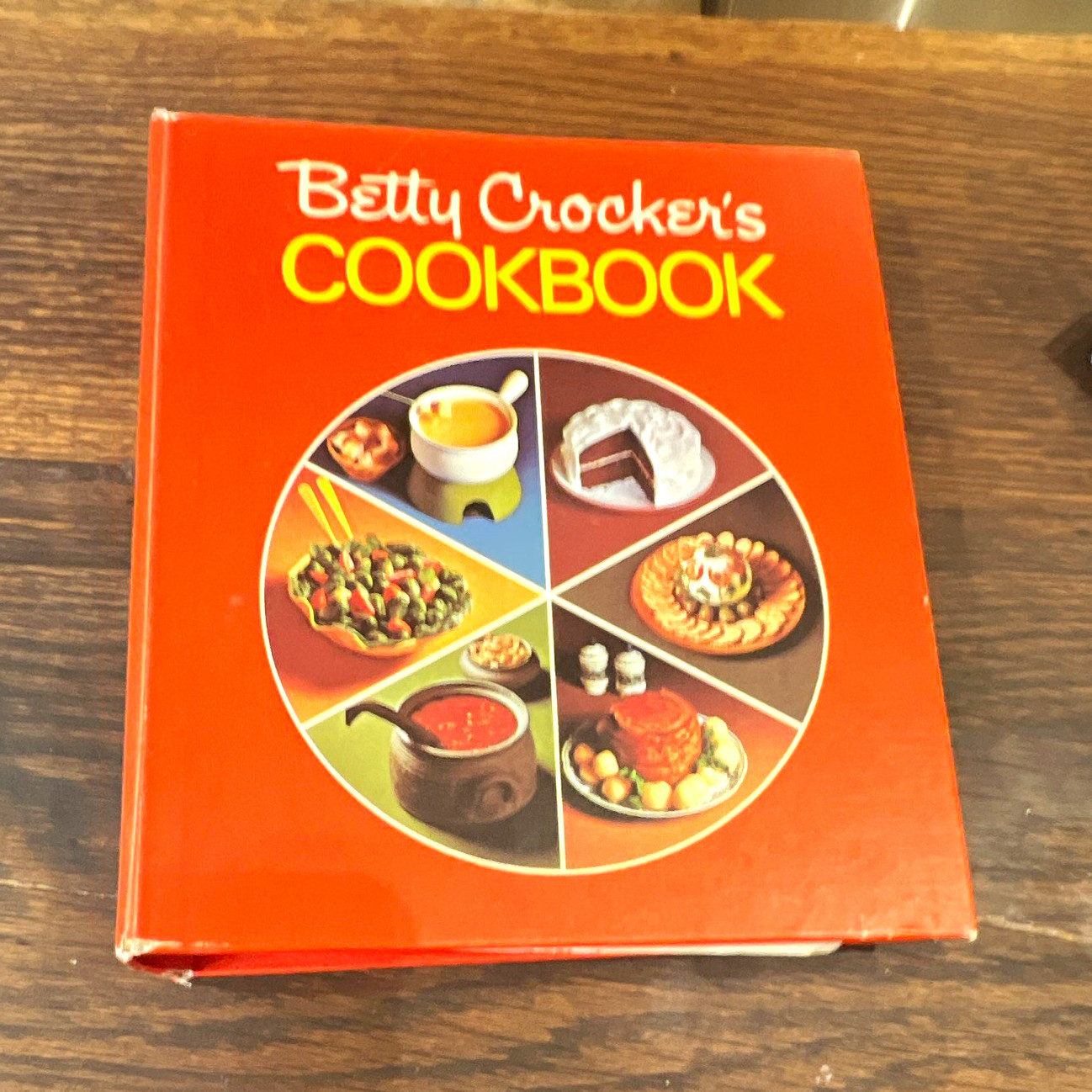 Betty Crocker Betty Crocker\'s Cookbook Ringbound Illustrated Golden Press 1980 Betty Crocker Betty Crocker\'s Cookbook Ringbound Illustrated Golden Press 1980