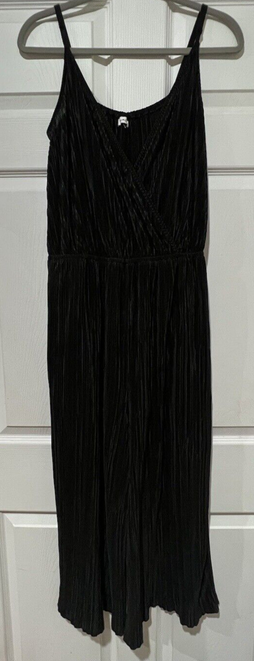 Love, Fire Ribbed Spaghetti Strap Black Jumper Size Small - pit to pit -17.5\ Love, Fire Ribbed Spaghetti Strap Black Jumper Size Small - pit to pit -17.5\
